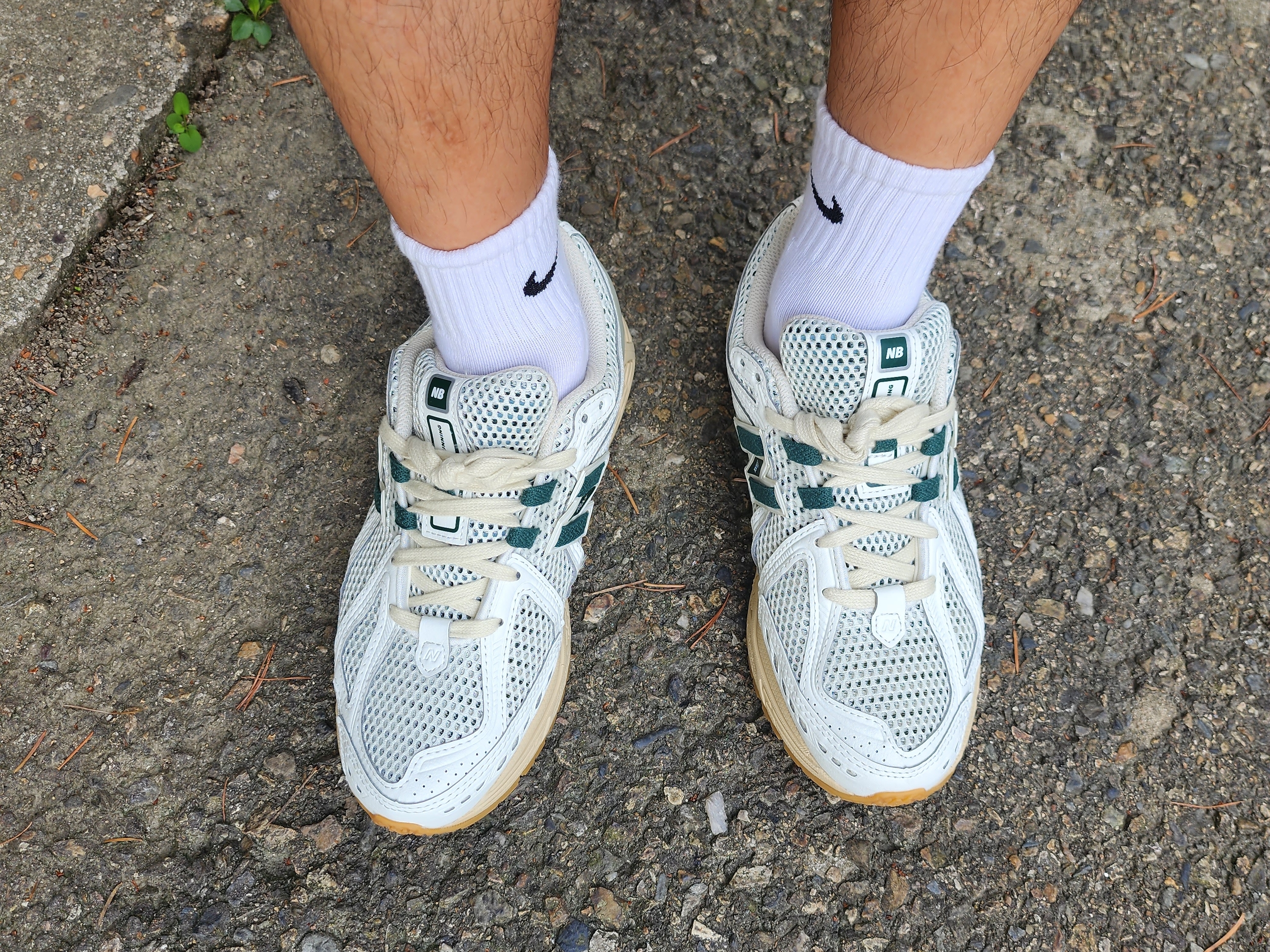 New Balance 1906R Silver Green 착용 스타일