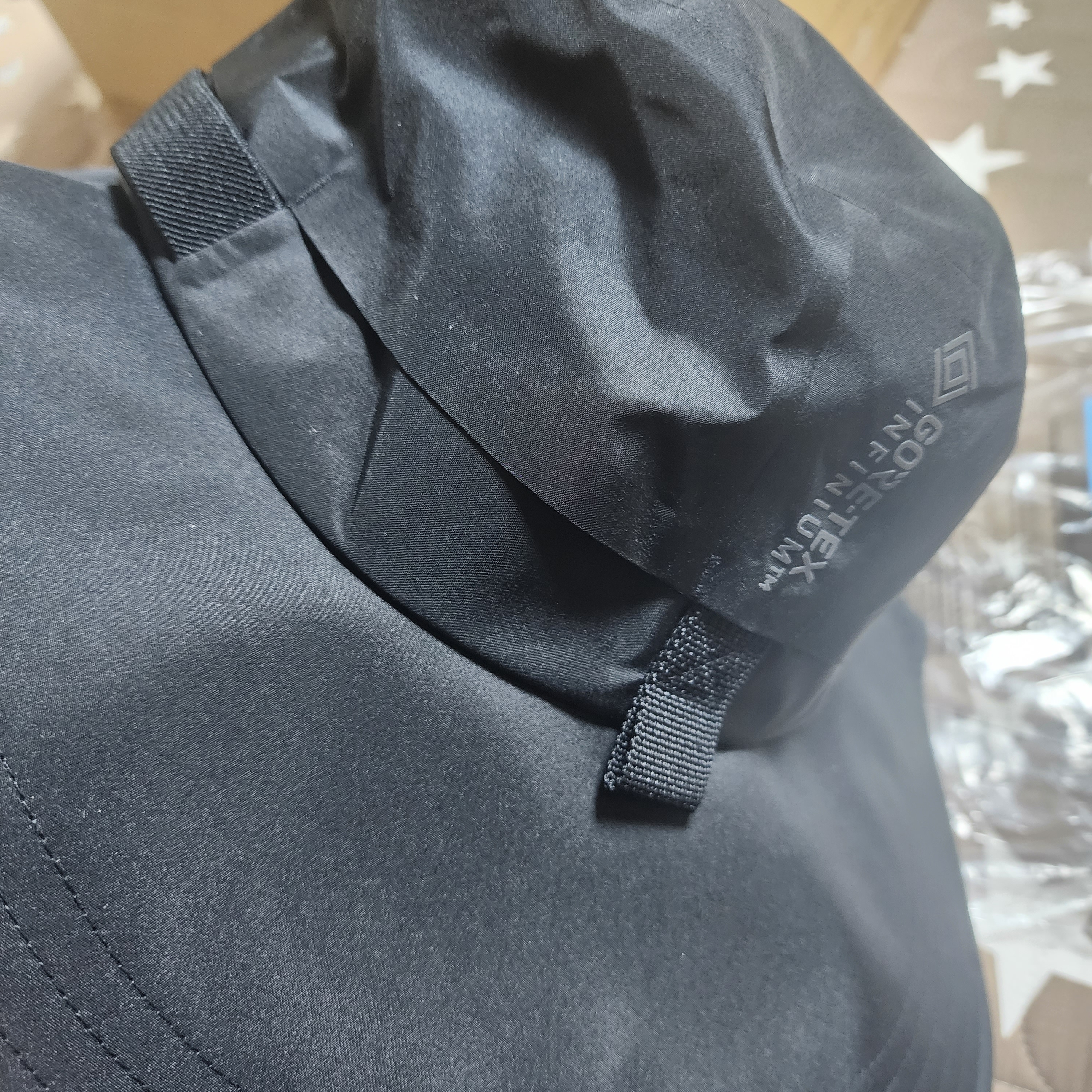 Nike ACG Apex Bucket Hat Black 착용 스타일 - 2