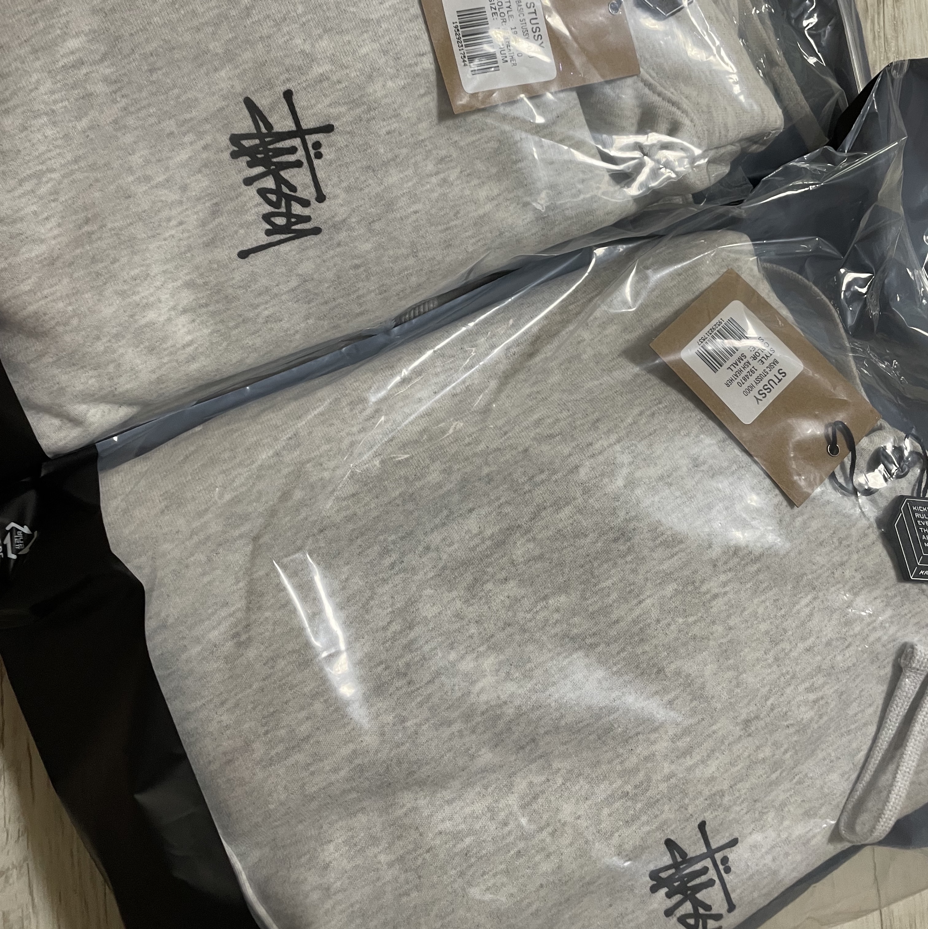 Stussy Basic Stussy Hoodie Ash Heather 2023 착용 스타일