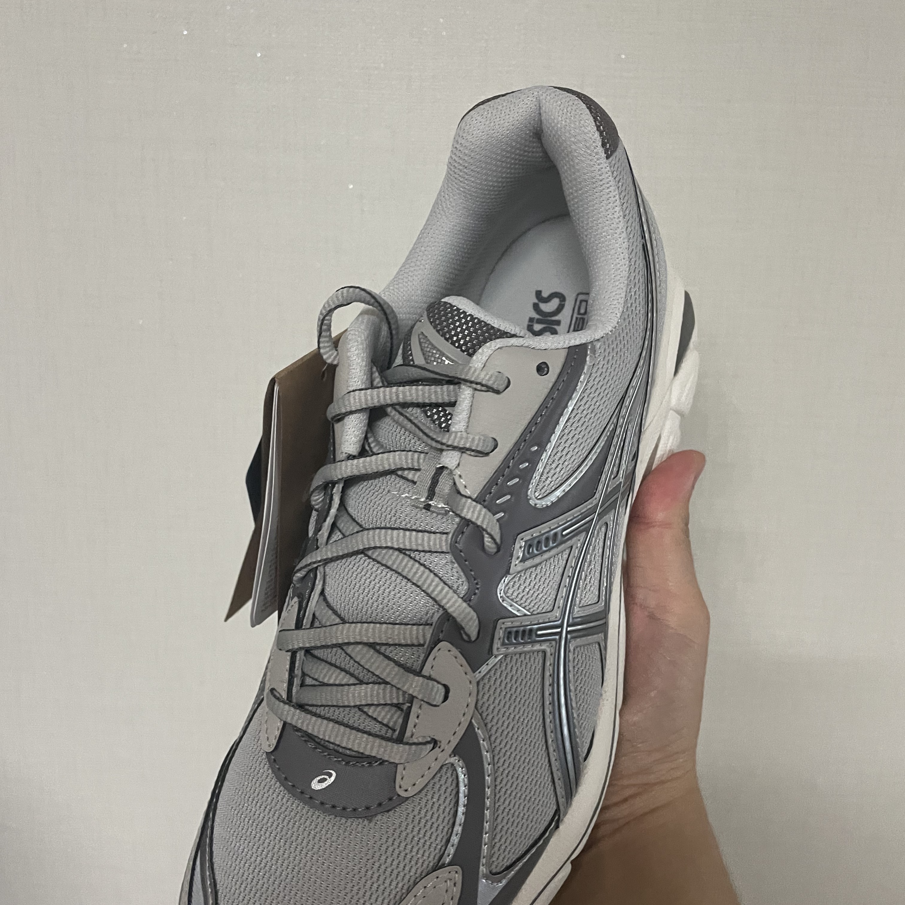 Asics GT-2160 Oyster Grey Carbon 착용 스타일 - 3