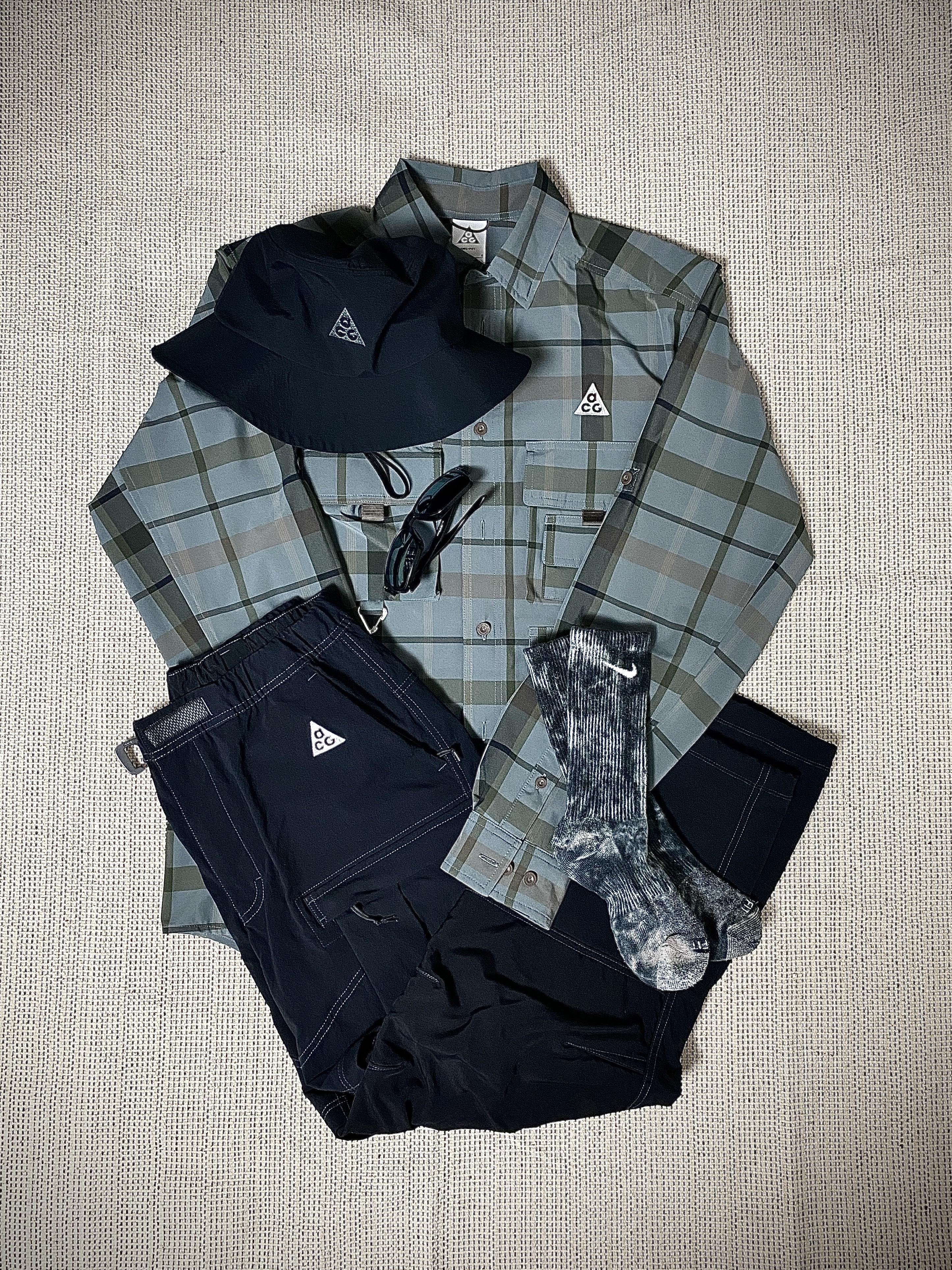 Nike NRG ACG Bucket Black, Nike ACG Dri-Fit UV Devastation Trail Shirt Smoke Grey - Asia 착용 스타일 - 5