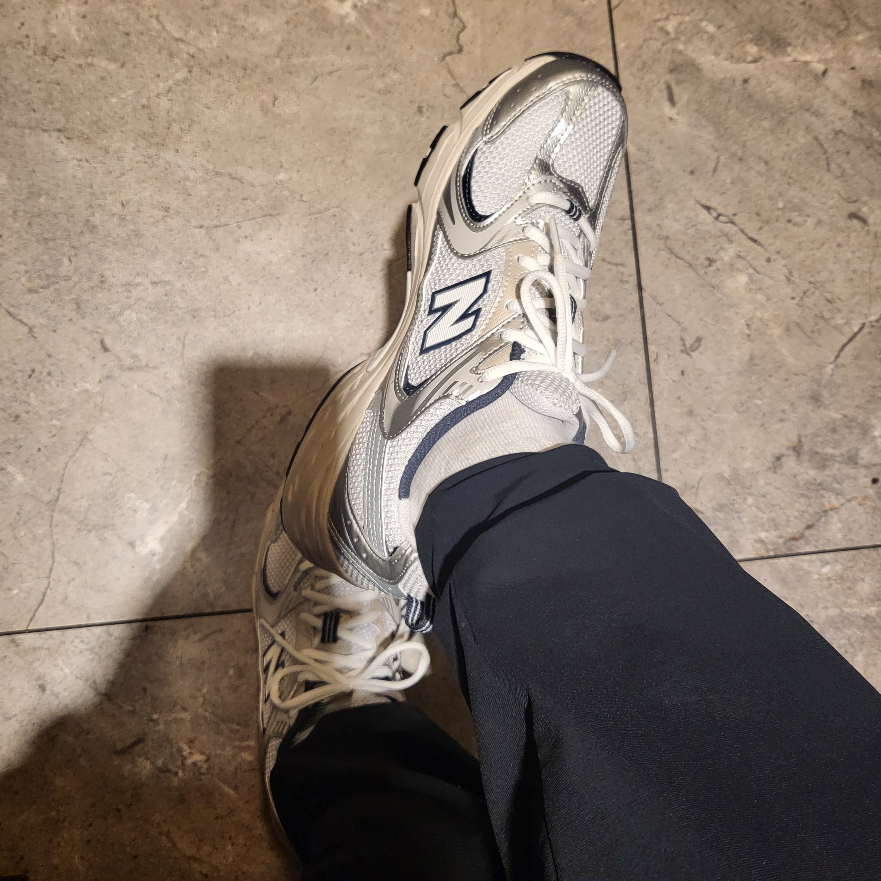 New Balance 530 Steel Grey 착용 스타일