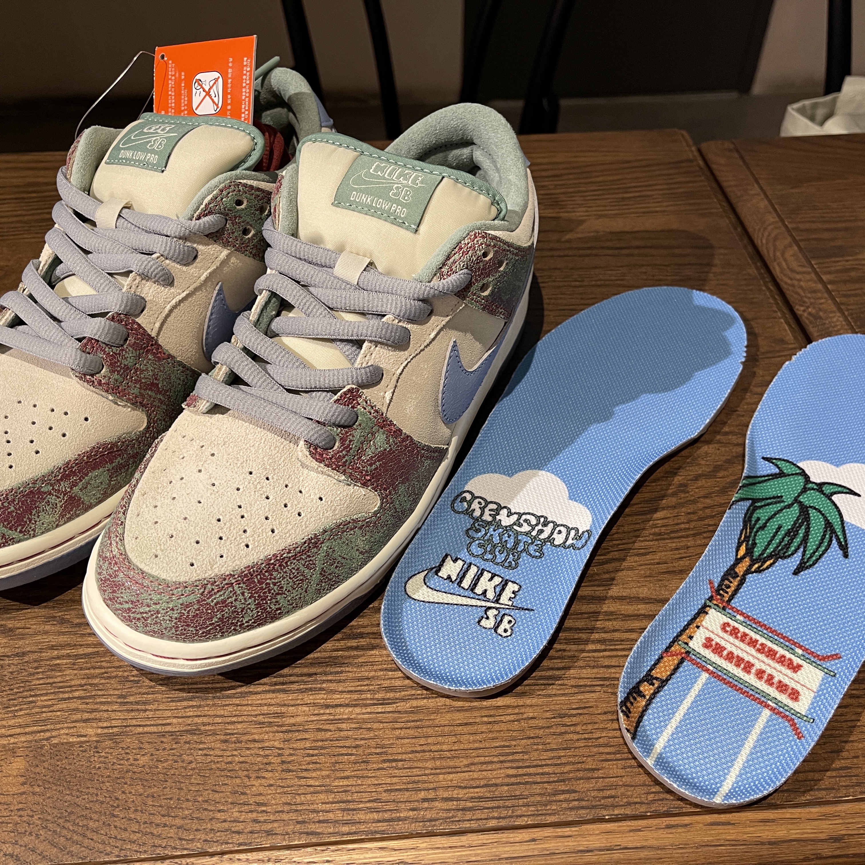 Nike x Crenshaw Skate Club SB Dunk Low Sail Light Blue Cedar 착용 스타일