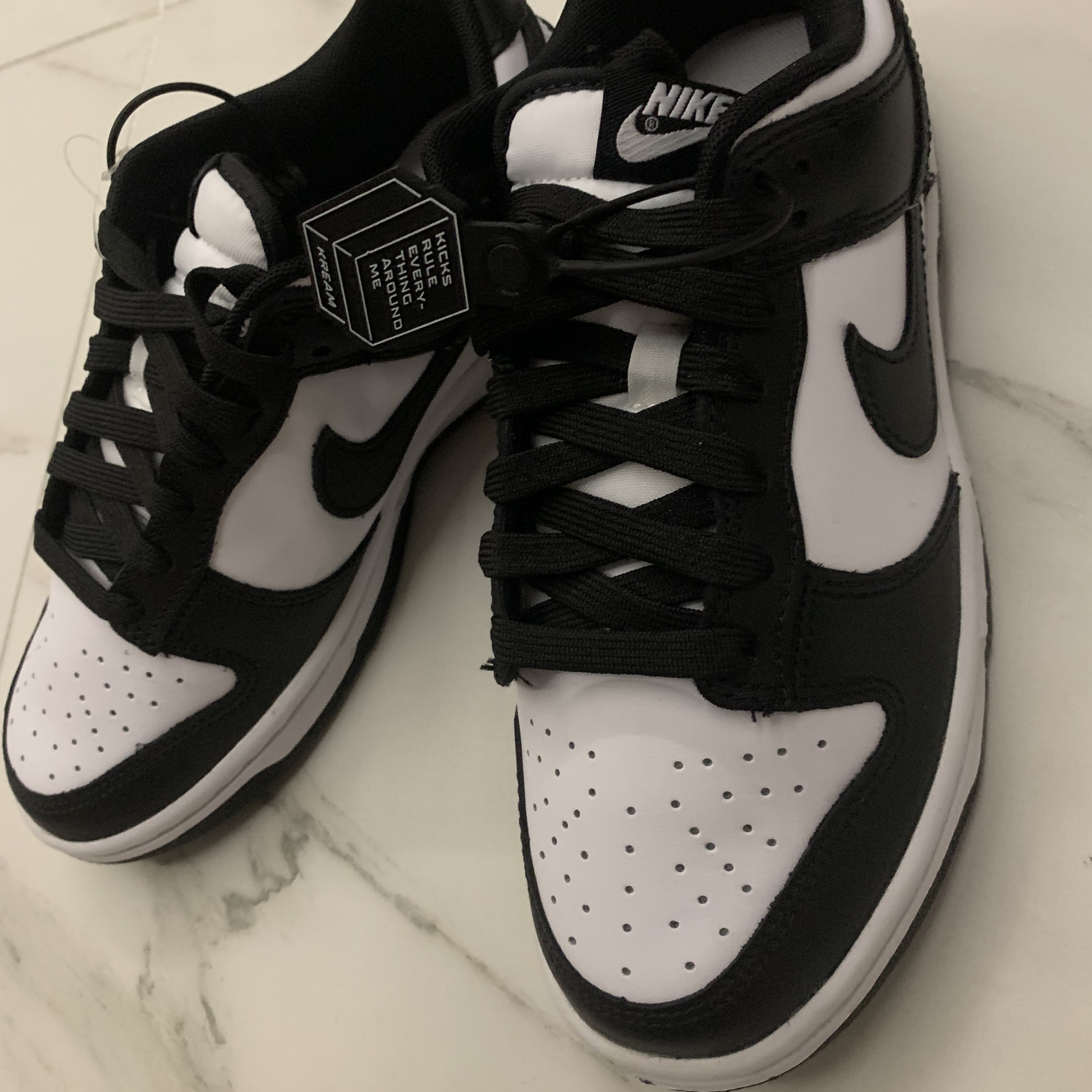 Nike Dunk Low Retro Black 착용 스타일 - 2
