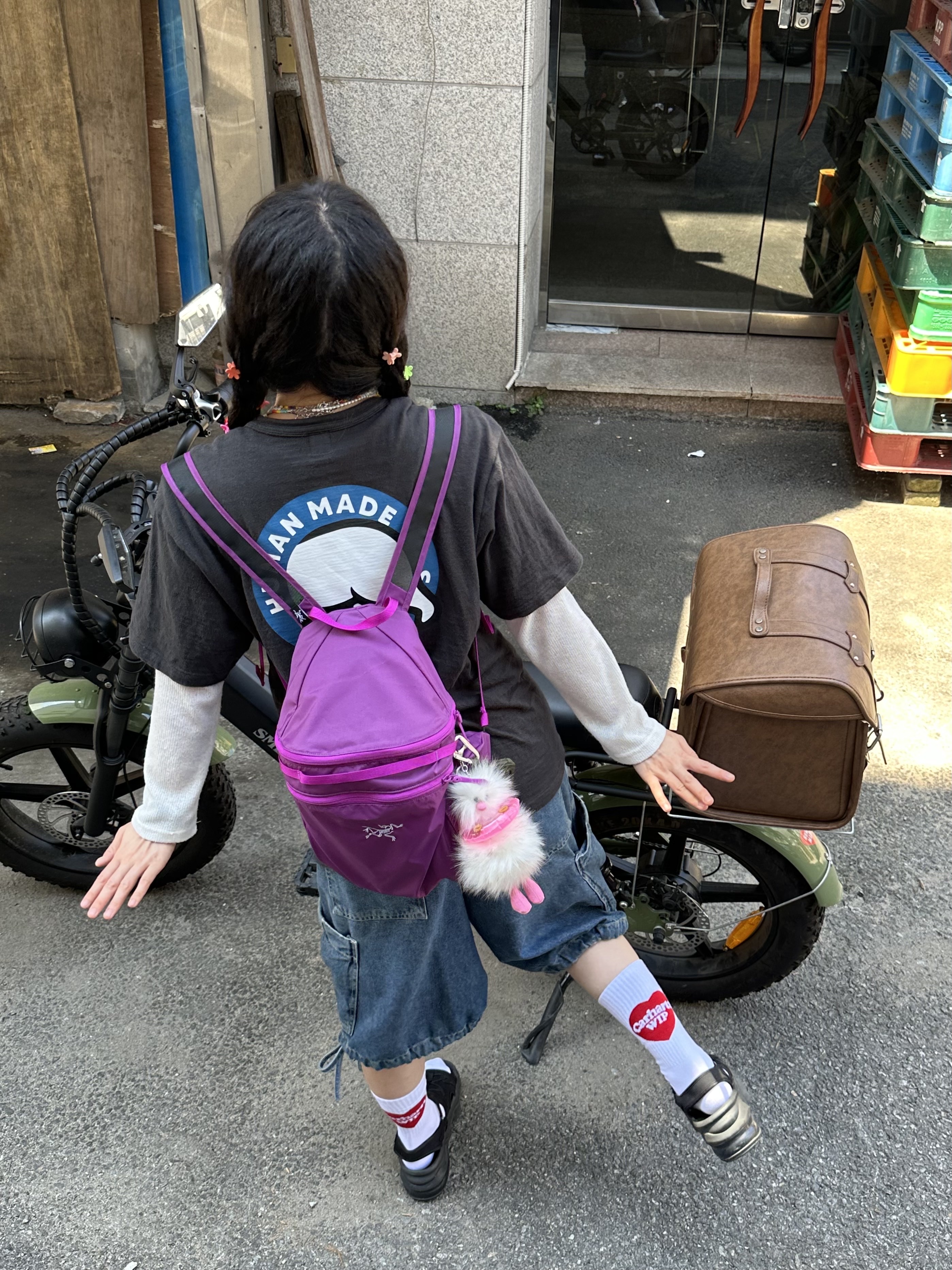 Human Made Graphic T-Shirt #09 Black, (W) Nike Air Max Koko Sandal Black 착용 스타일 - 3