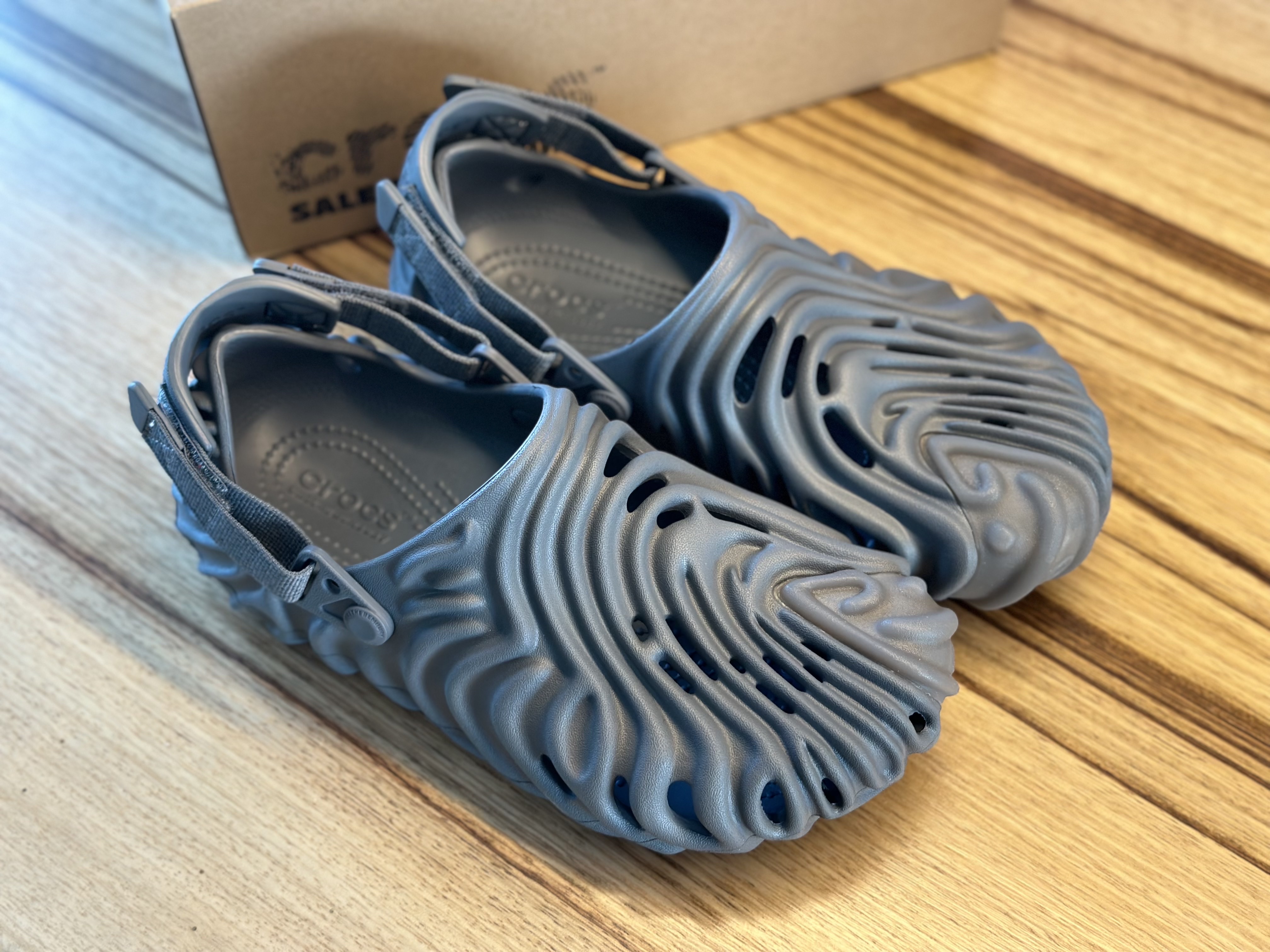 Crocs x Salehe Bembury Pollex Clog Niagara 착용 스타일 - 5