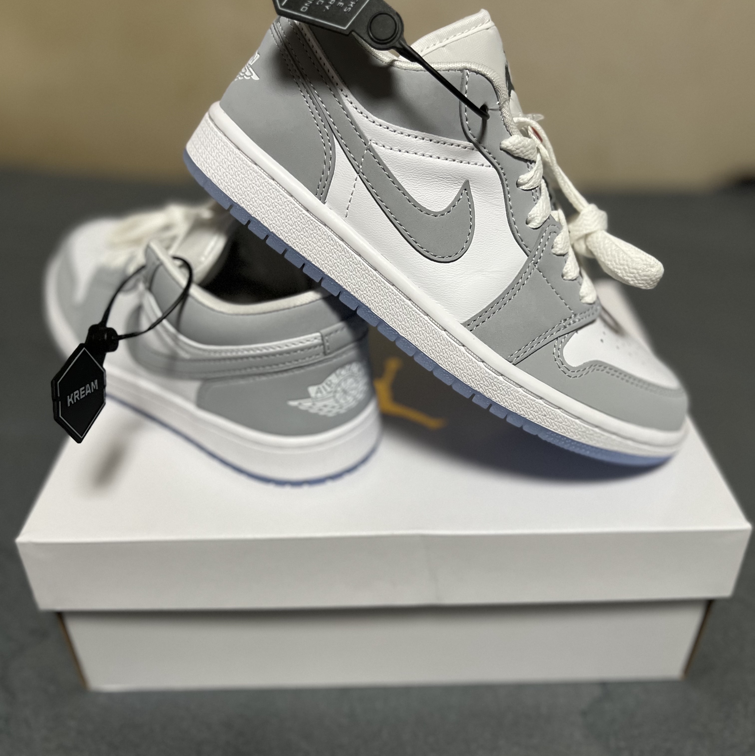 (W) Jordan 1 Low White Wolf Grey 착용 스타일