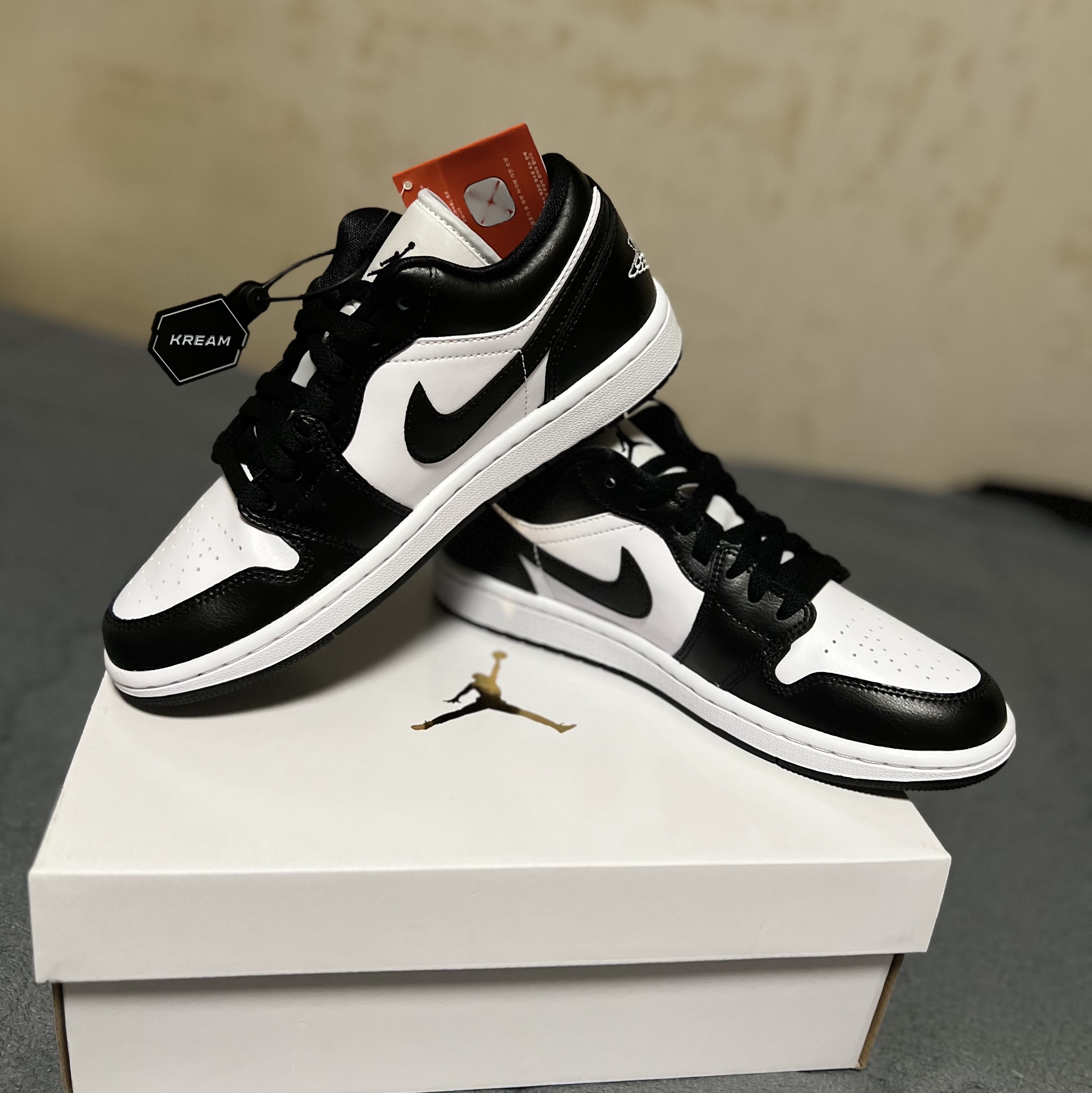 (W) Jordan 1 Low Black and White 착용 스타일