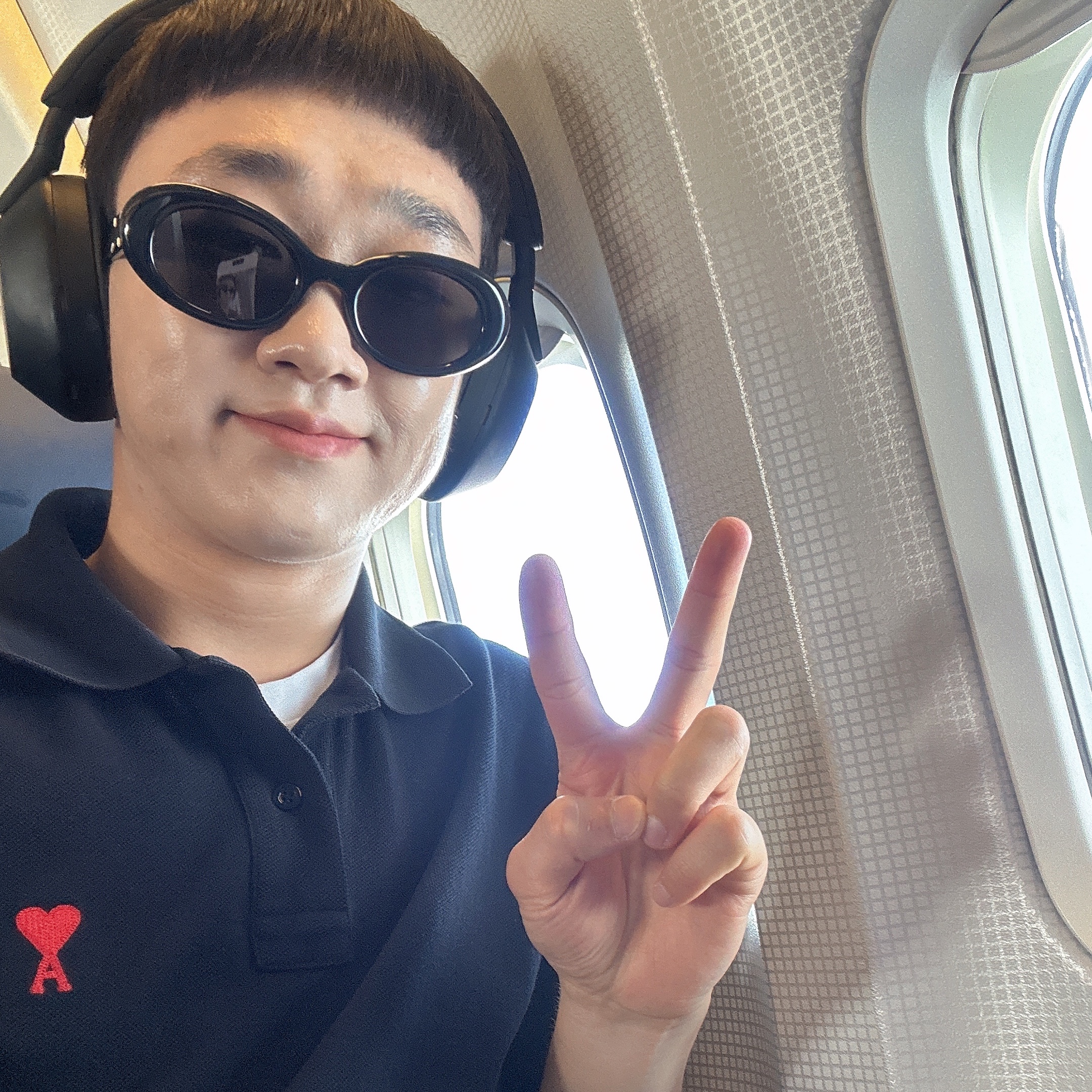 AMI de Coeur Polo Shirt Black, Gentle Monster x Maison Margiela MM005 Black Black 착용 스타일 - 1
