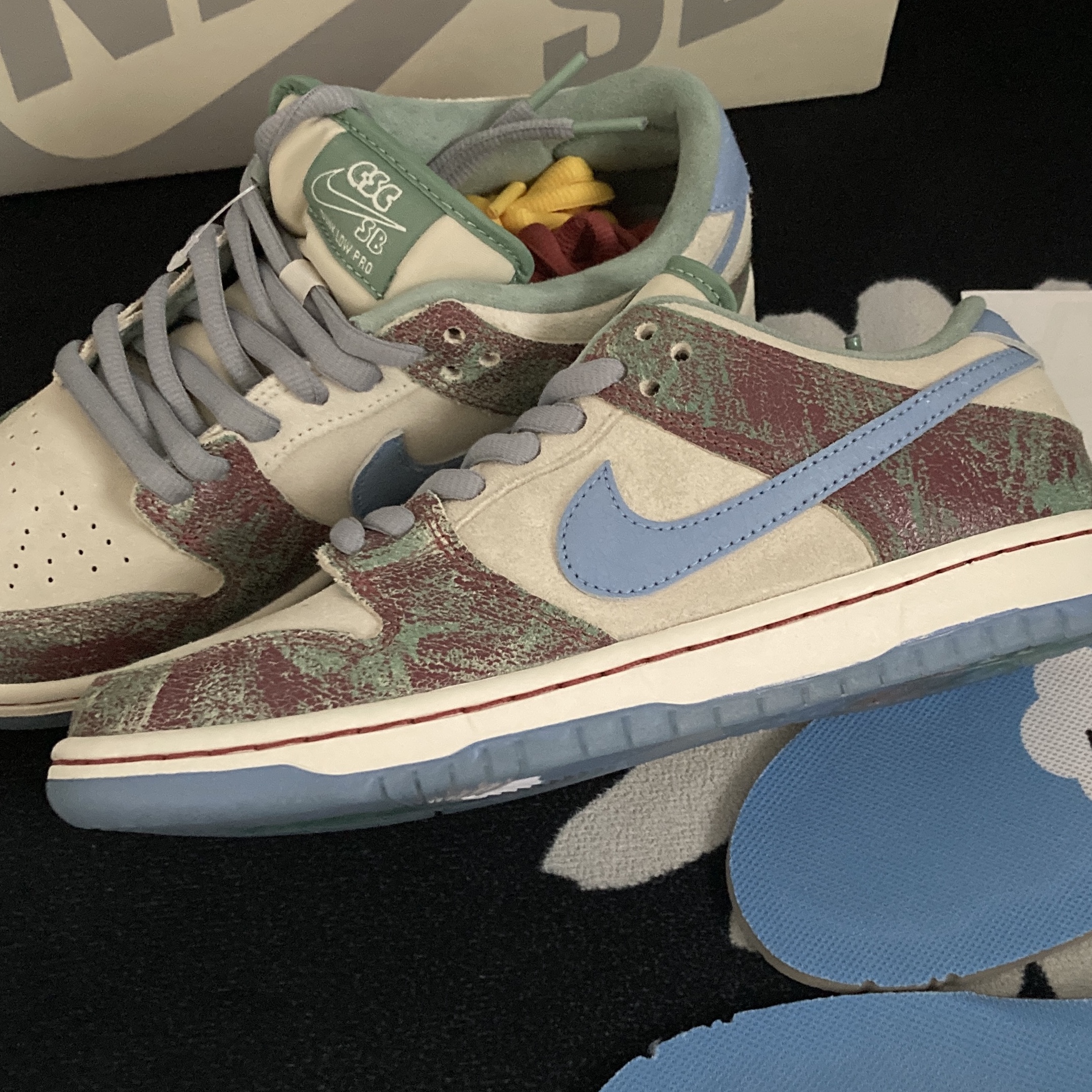 Nike x Crenshaw Skate Club SB Dunk Low Sail Light Blue Cedar 착용 스타일 - 1
