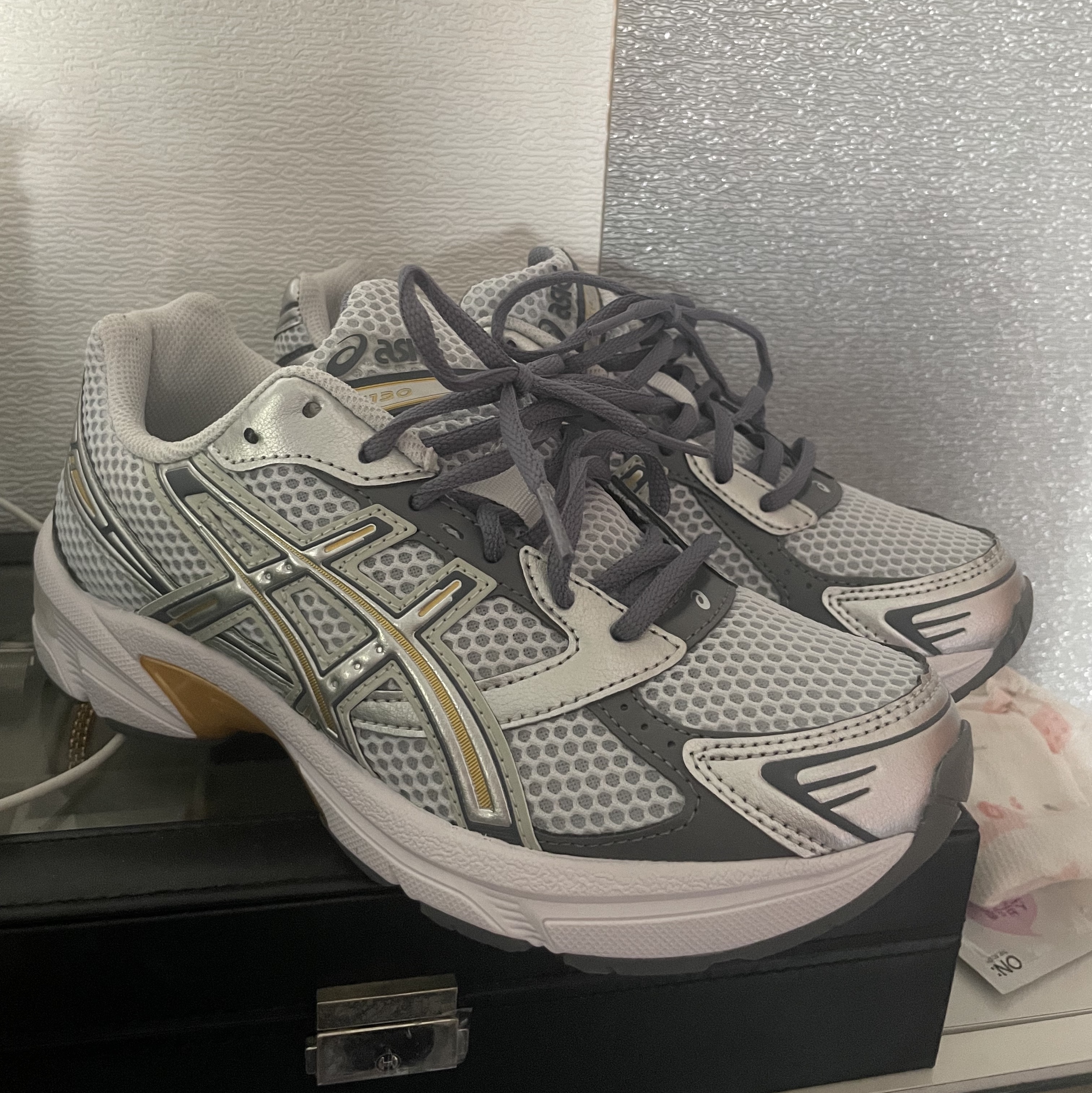 Asics Gel-1130 Polar Shade Pure Silver 착용 스타일