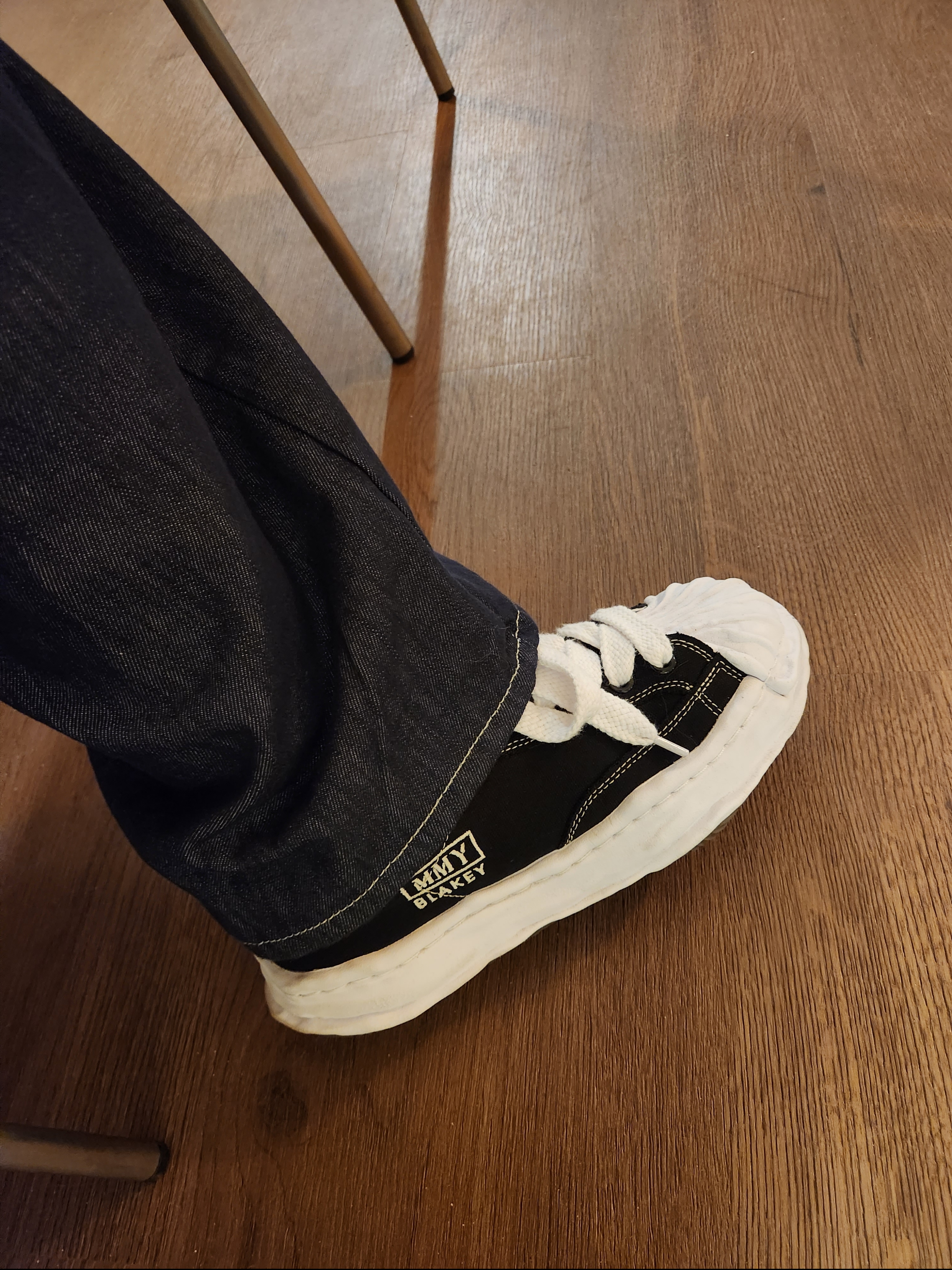 Maison Mihara Yasuhiro Blakey OG Sole Canvas Low-top Sneakers Black White 착용 스타일