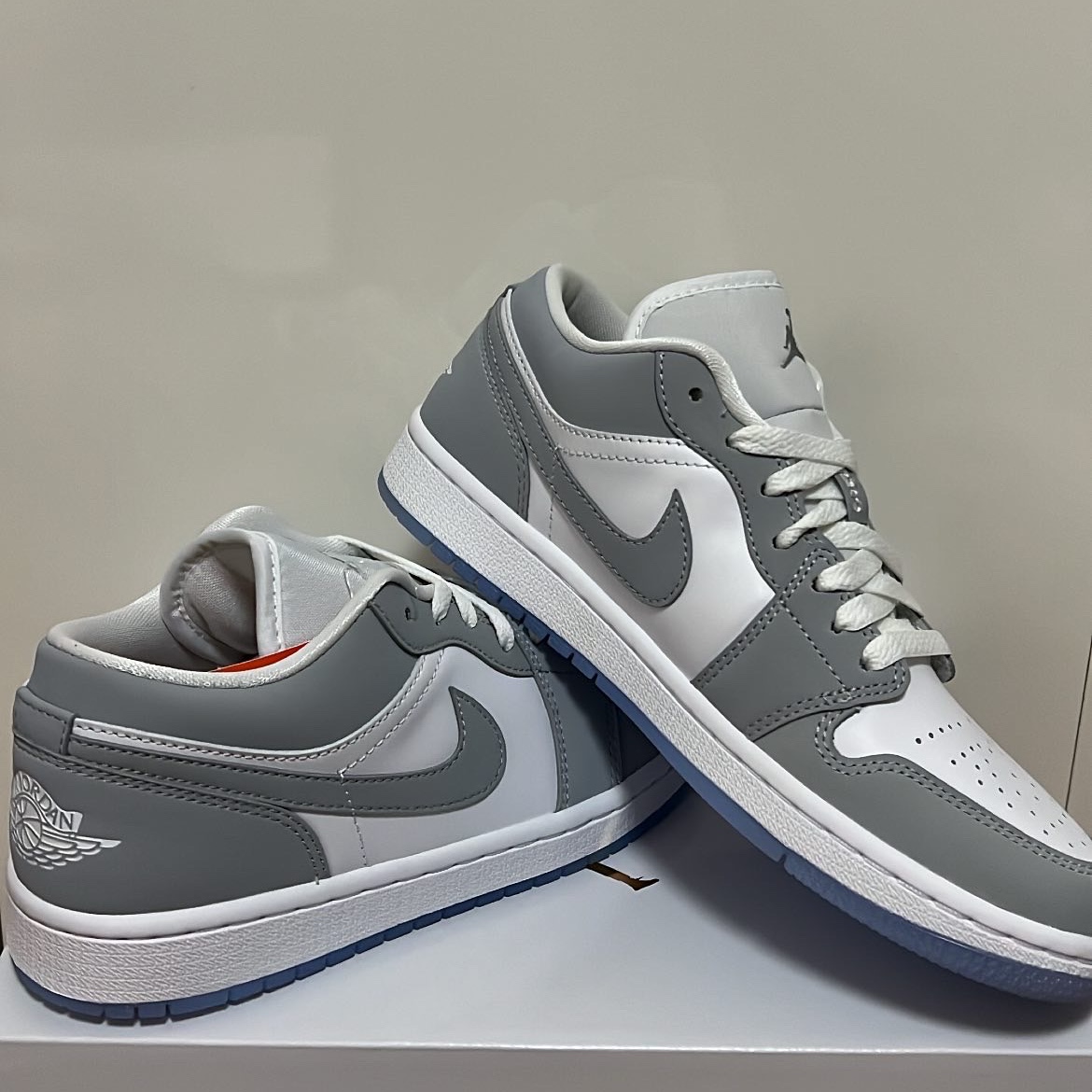 (W) Jordan 1 Low White Wolf Grey 착용 스타일