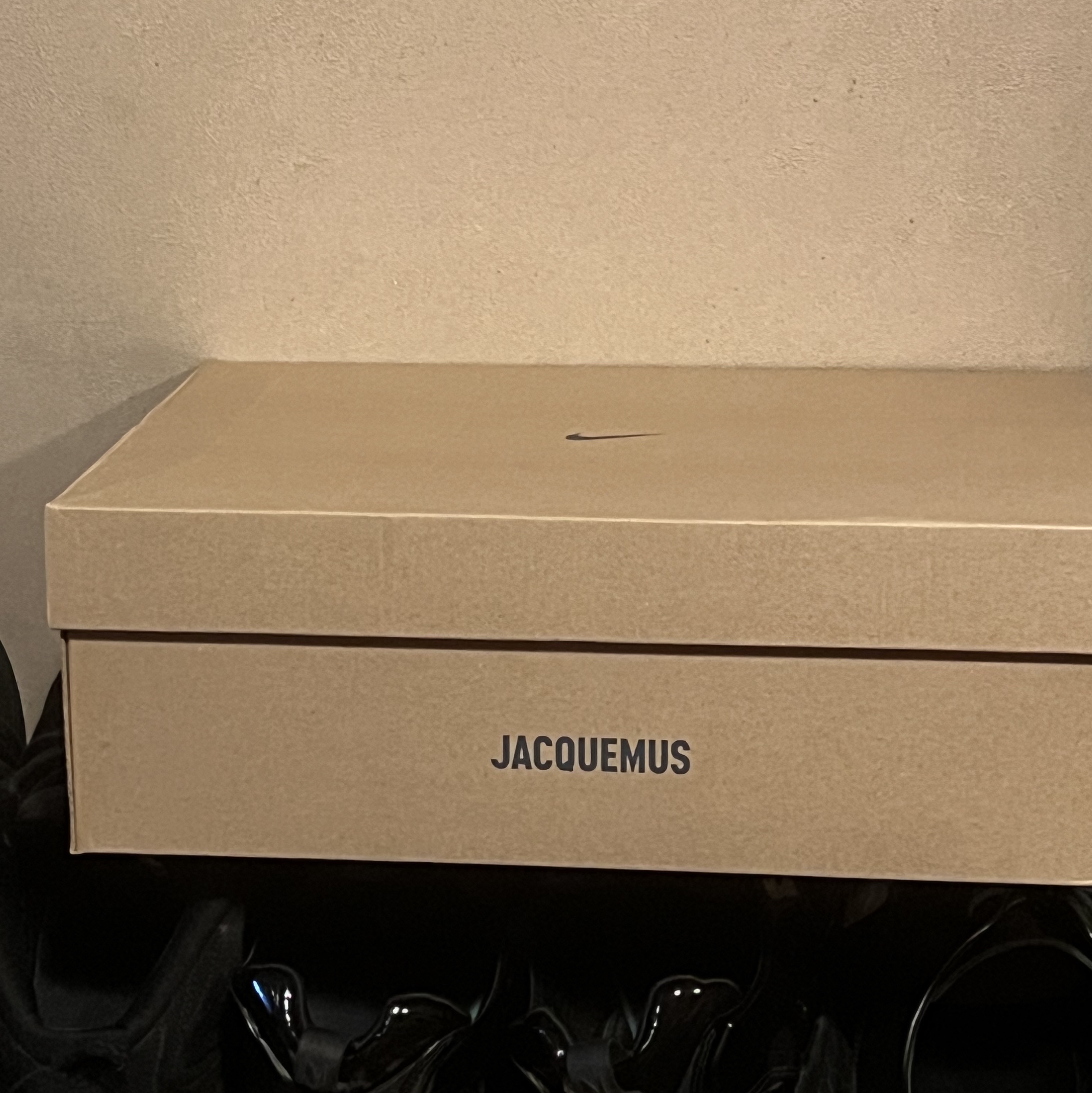 Nike x Jacquemus J Force 1 Low LX SP Black 착용 스타일 - 2