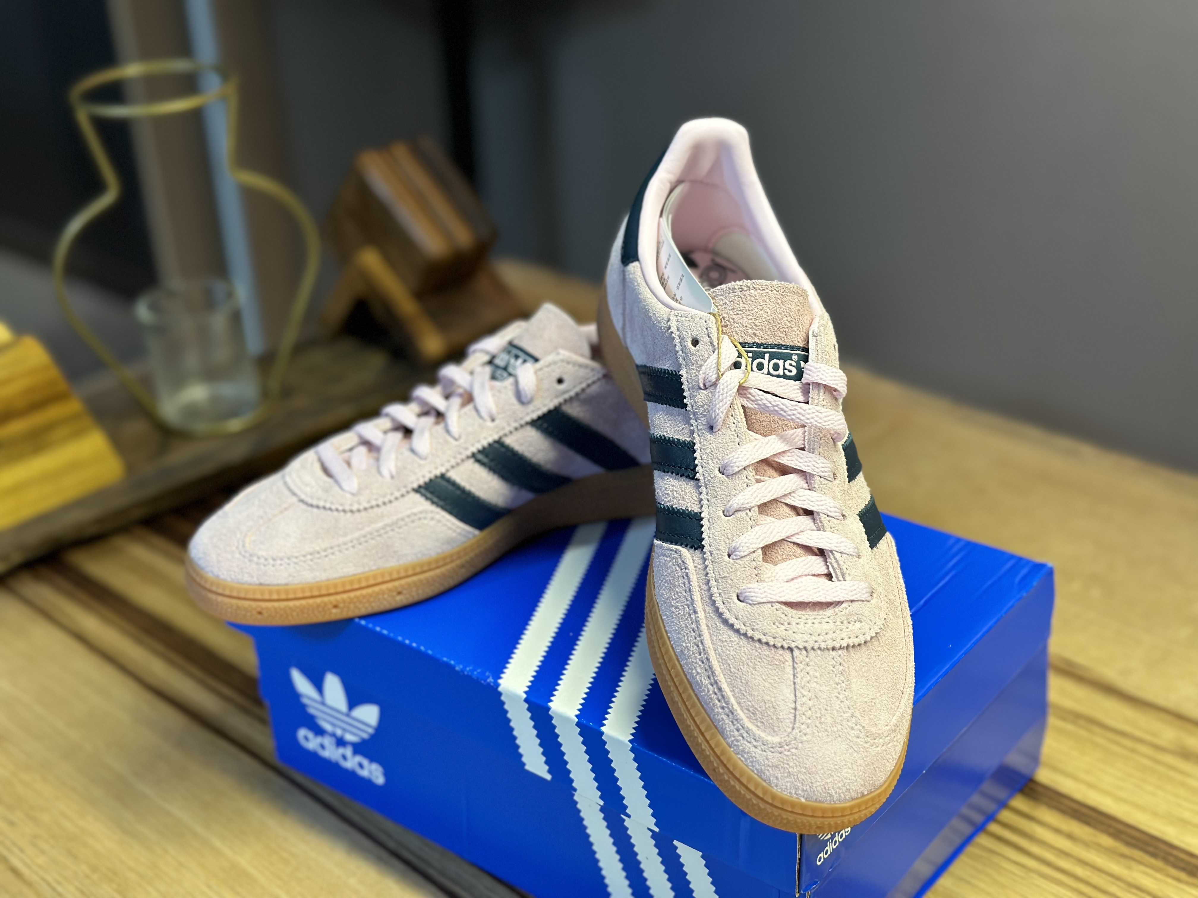 (W) Adidas Spezial Handball Clear Pink 착용 스타일 - 1