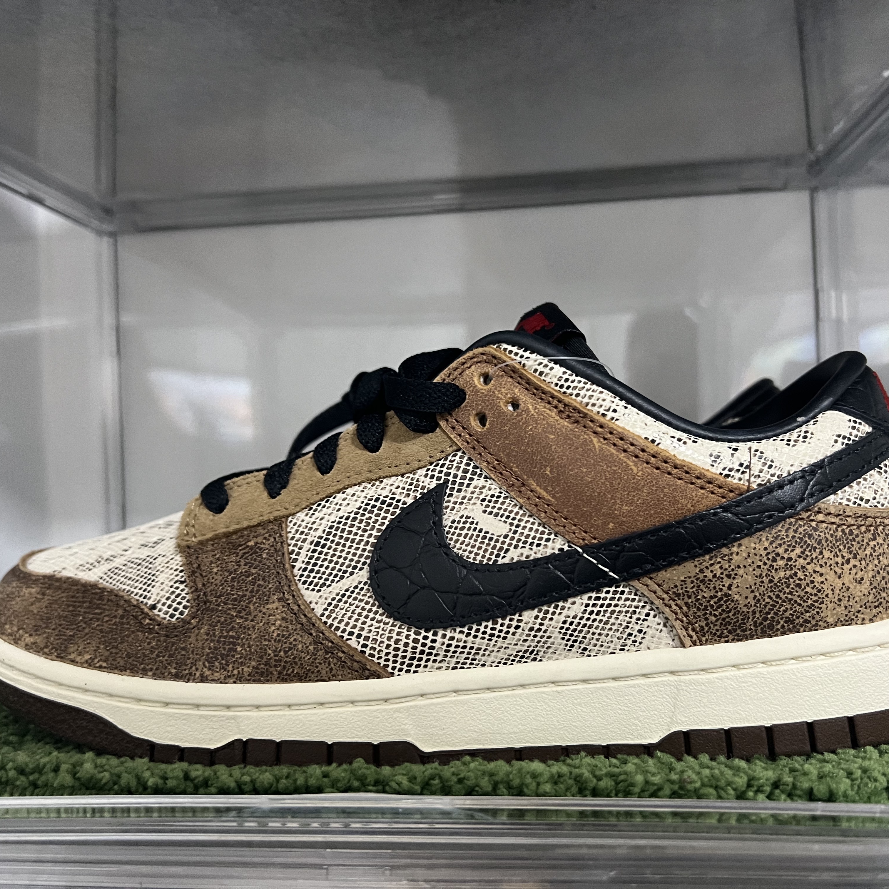 Nike Dunk Low PRM Head to Head 착용 스타일