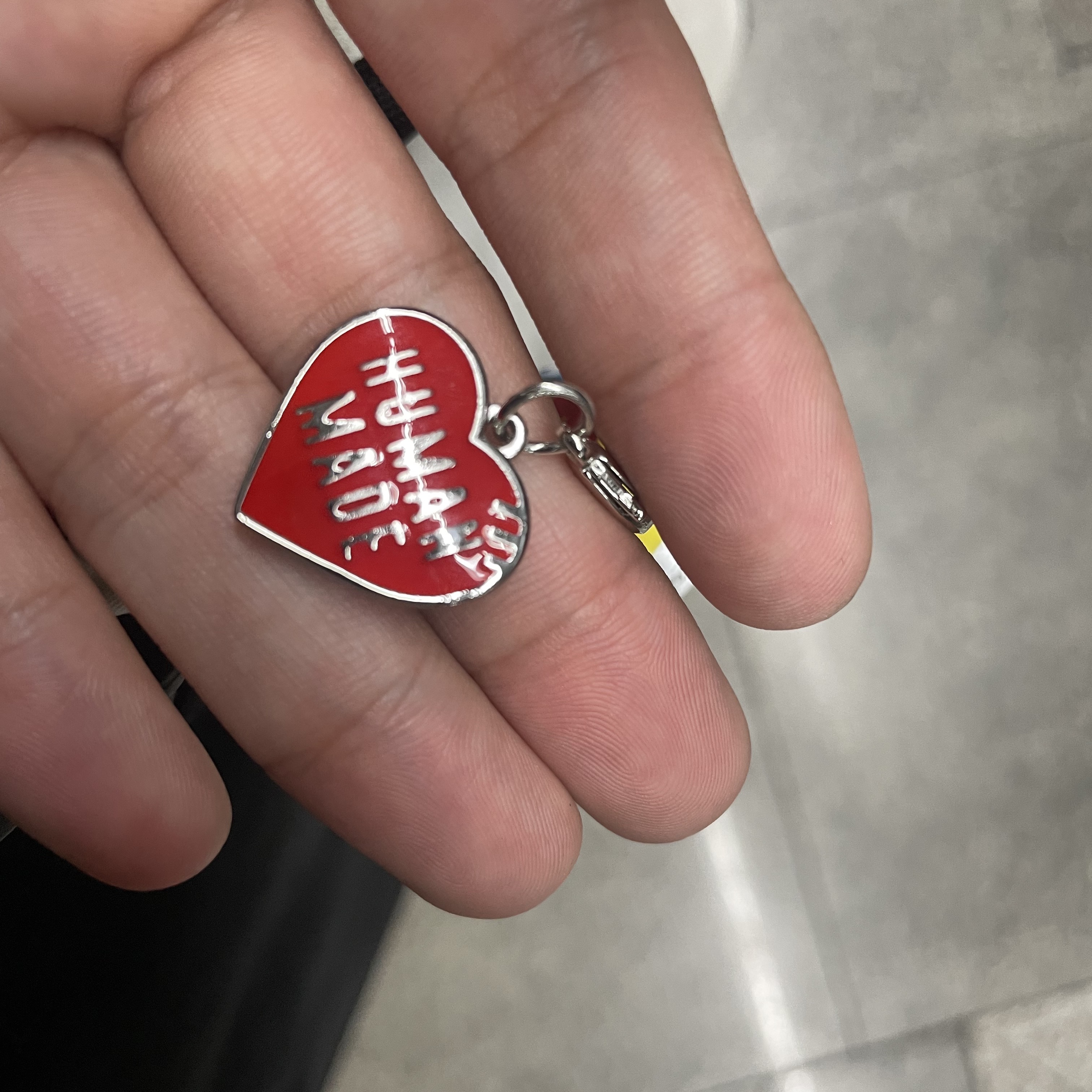 Human Made Heart Mini Keycharm Red 착용 스타일