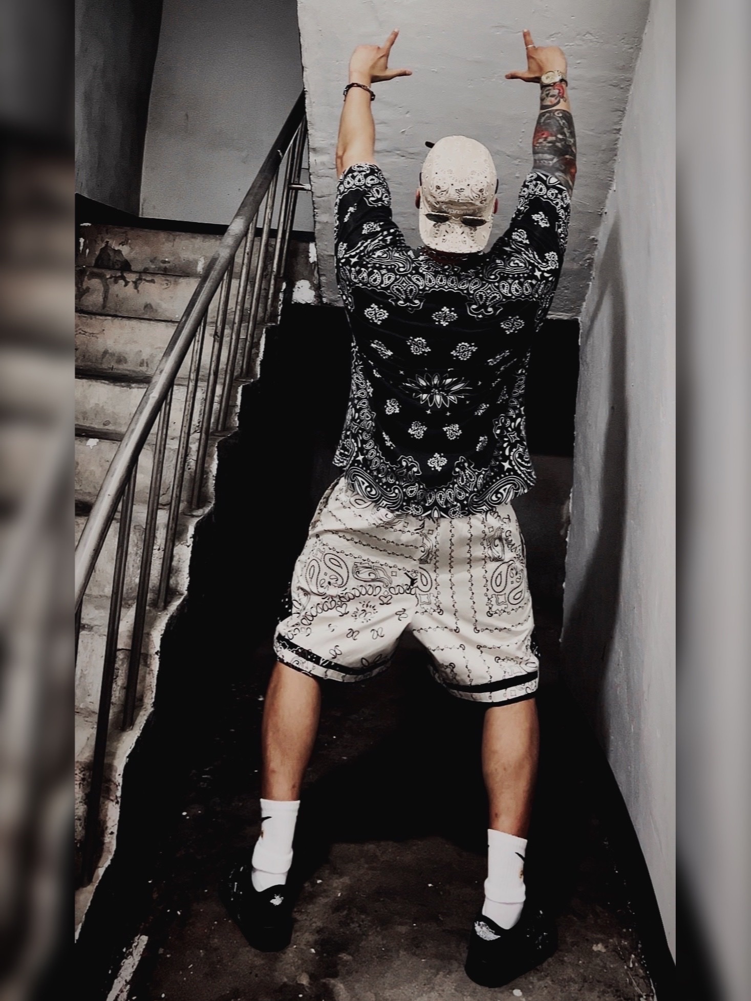 Supreme Bandana Camp Cap Tan - 21SS, Jordan x Travis Scott Shorts Light Iron Ore - US/EU ์ฐฉ์ฉ ์คํ์ผ - 2