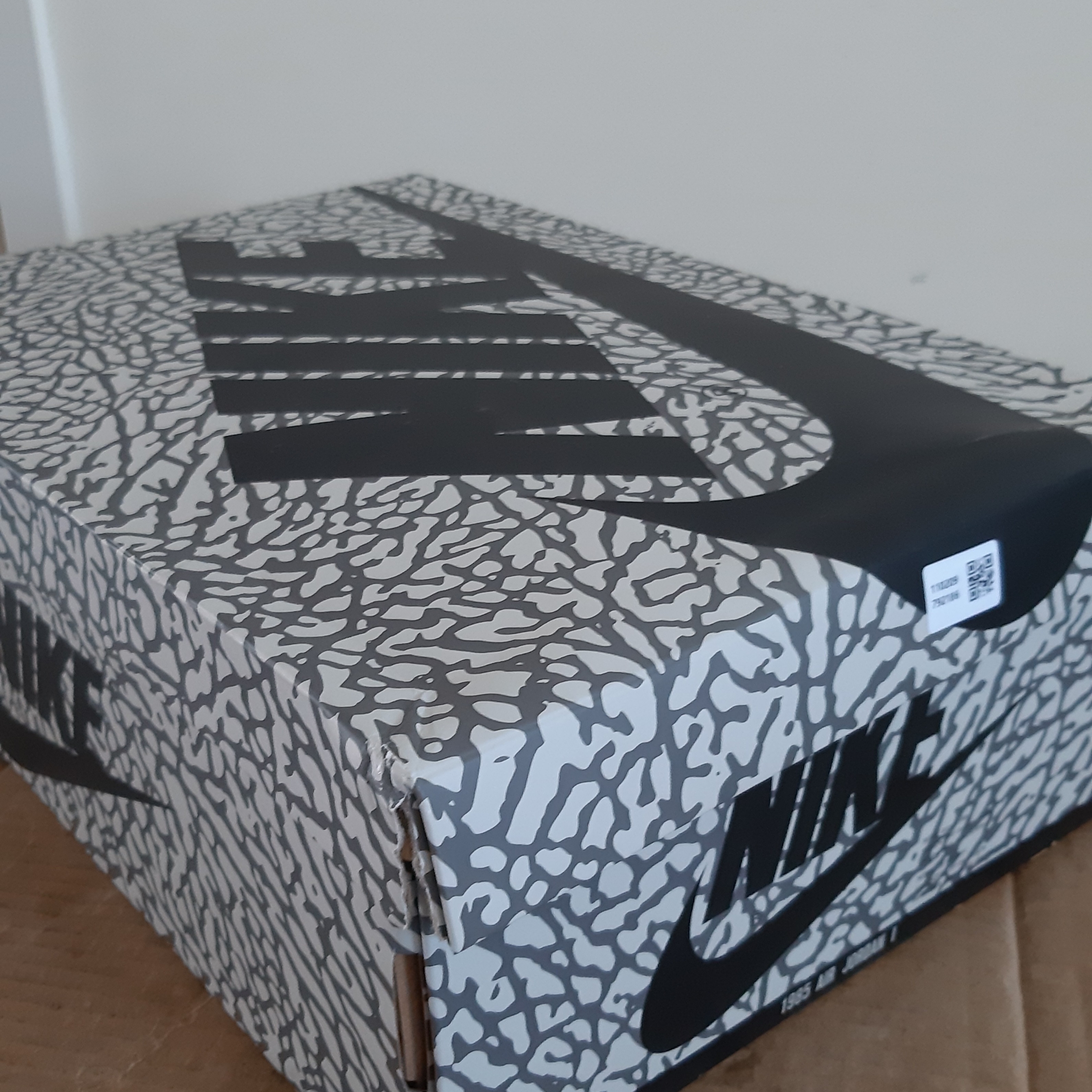 Jordan 1 Retro High OG White Cement 착용 스타일 - 1