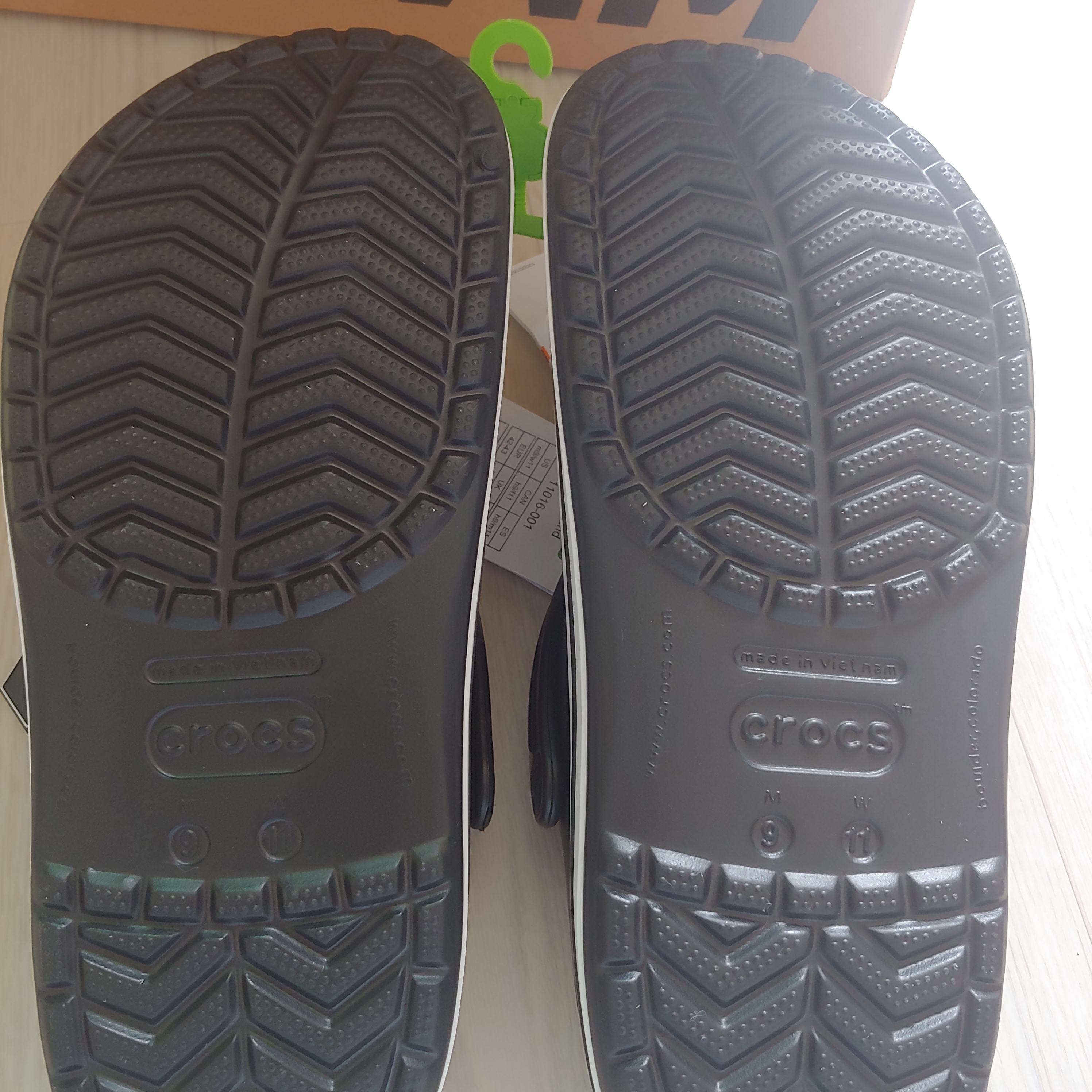 Crocs Crocband Clog Black 착용 스타일 - 3