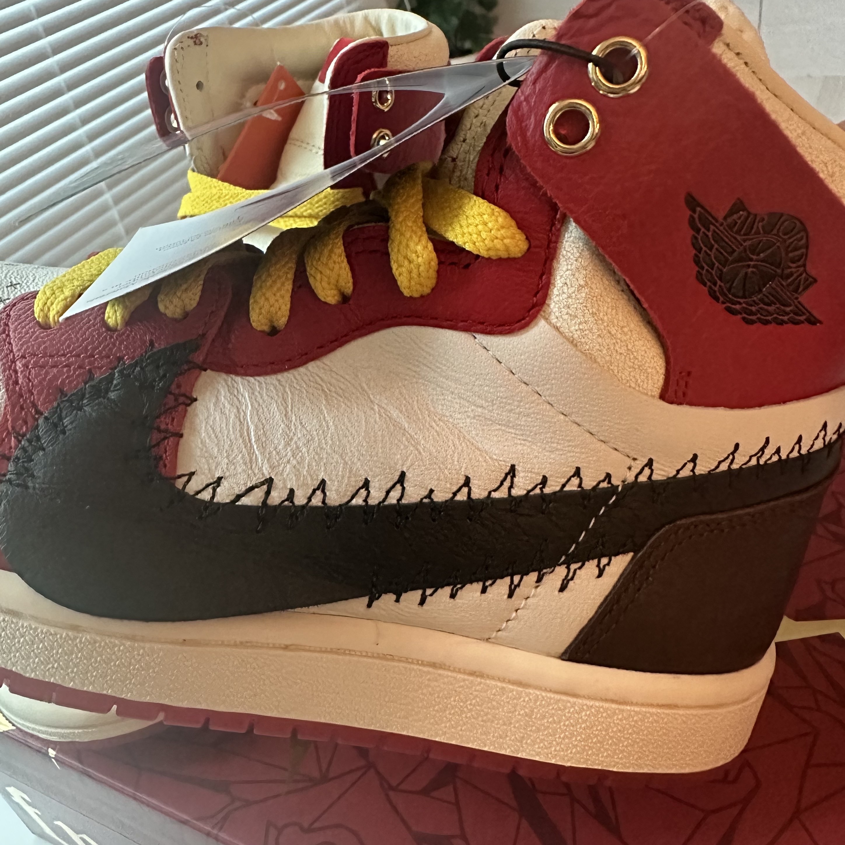 (W) Jordan 1 x Teyana Taylor Zoom CMFT 2 Gym Red 착용 스타일 - 2