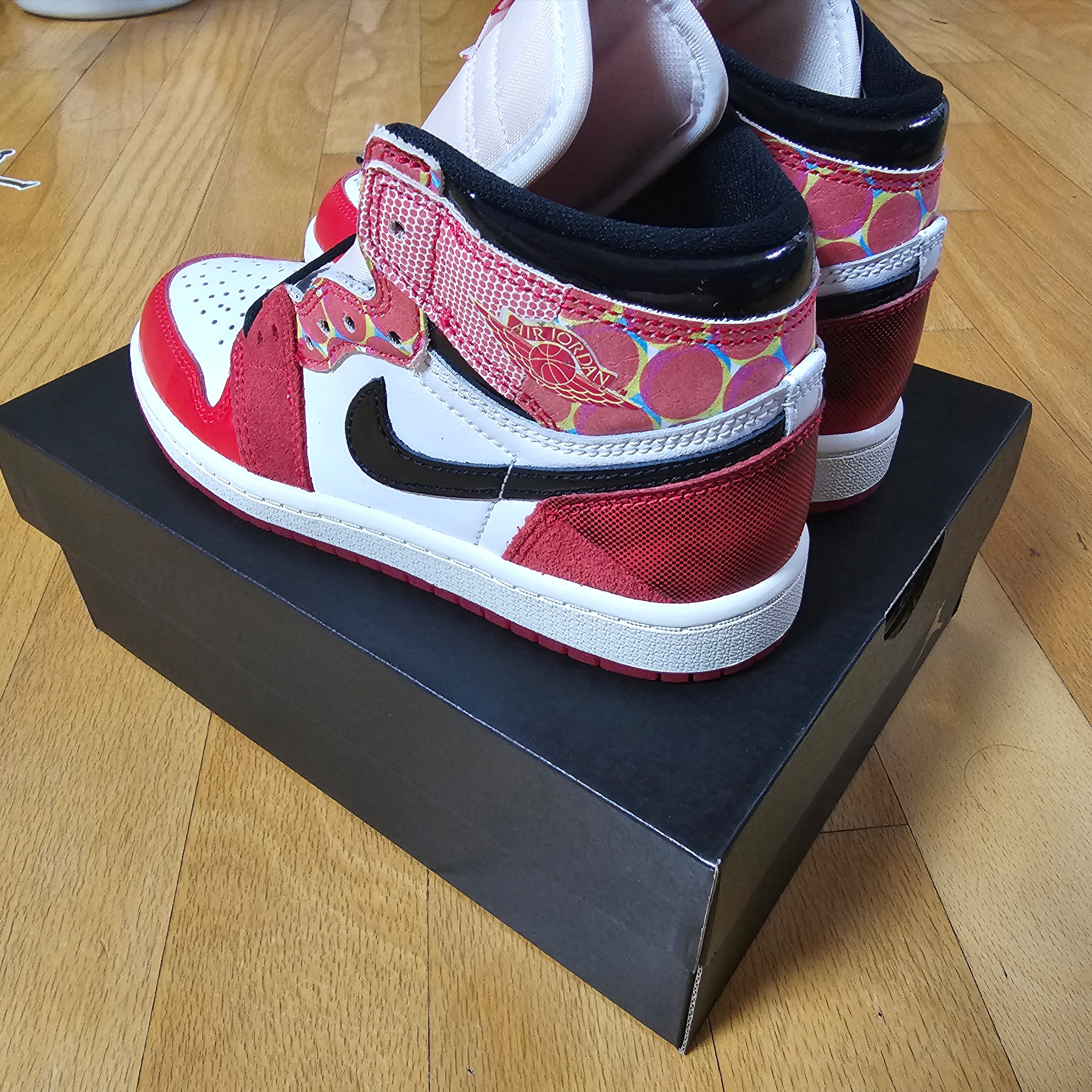 (PS) Jordan 1 Retro High Spider-Man Next Chapter 착용 스타일 - 4