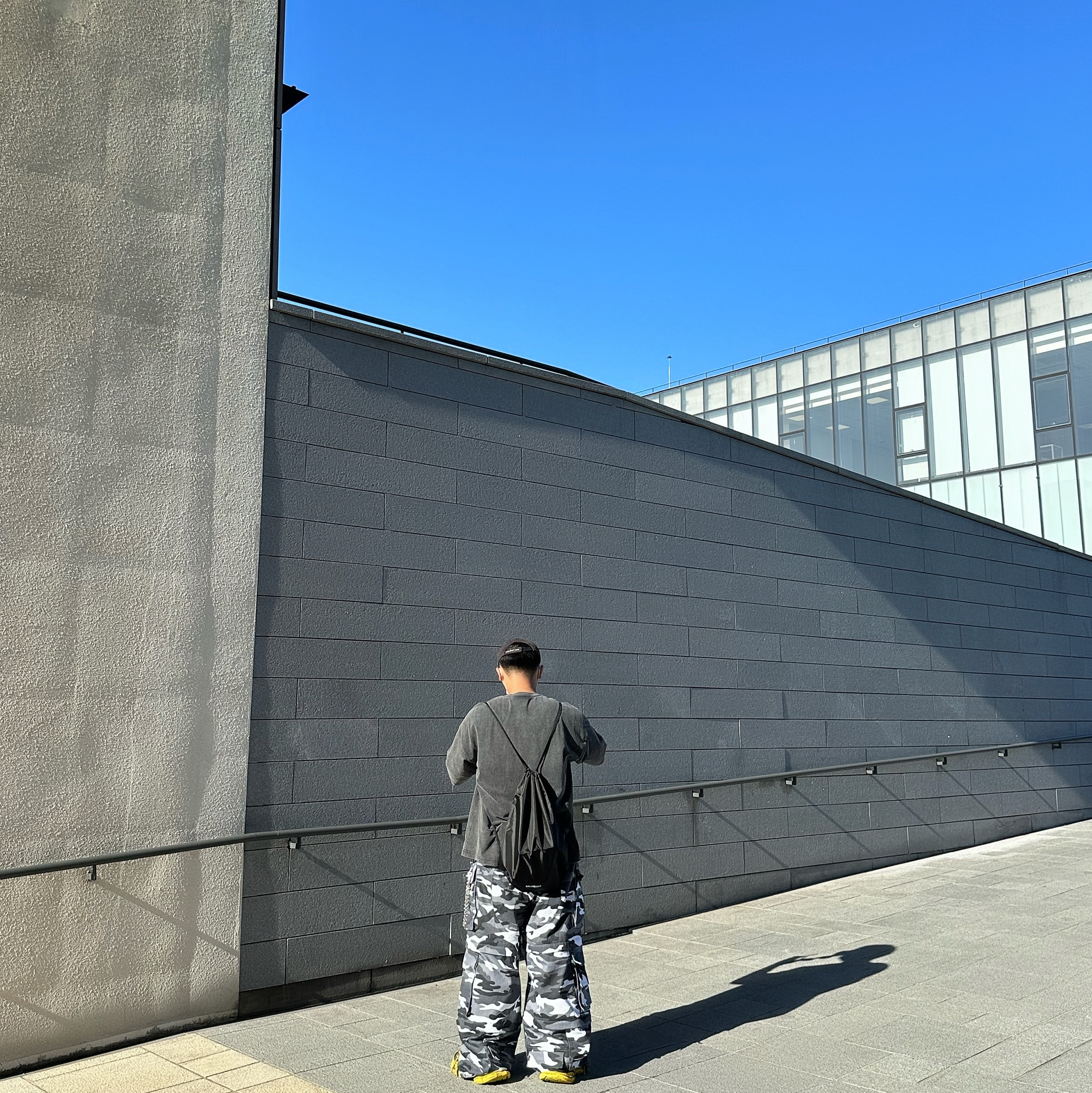 Balenciaga 3XL Sneakers Yellow Black, Project G/R Oversized Convertible Cargo Pants City Camo 착용 스타일 - 2