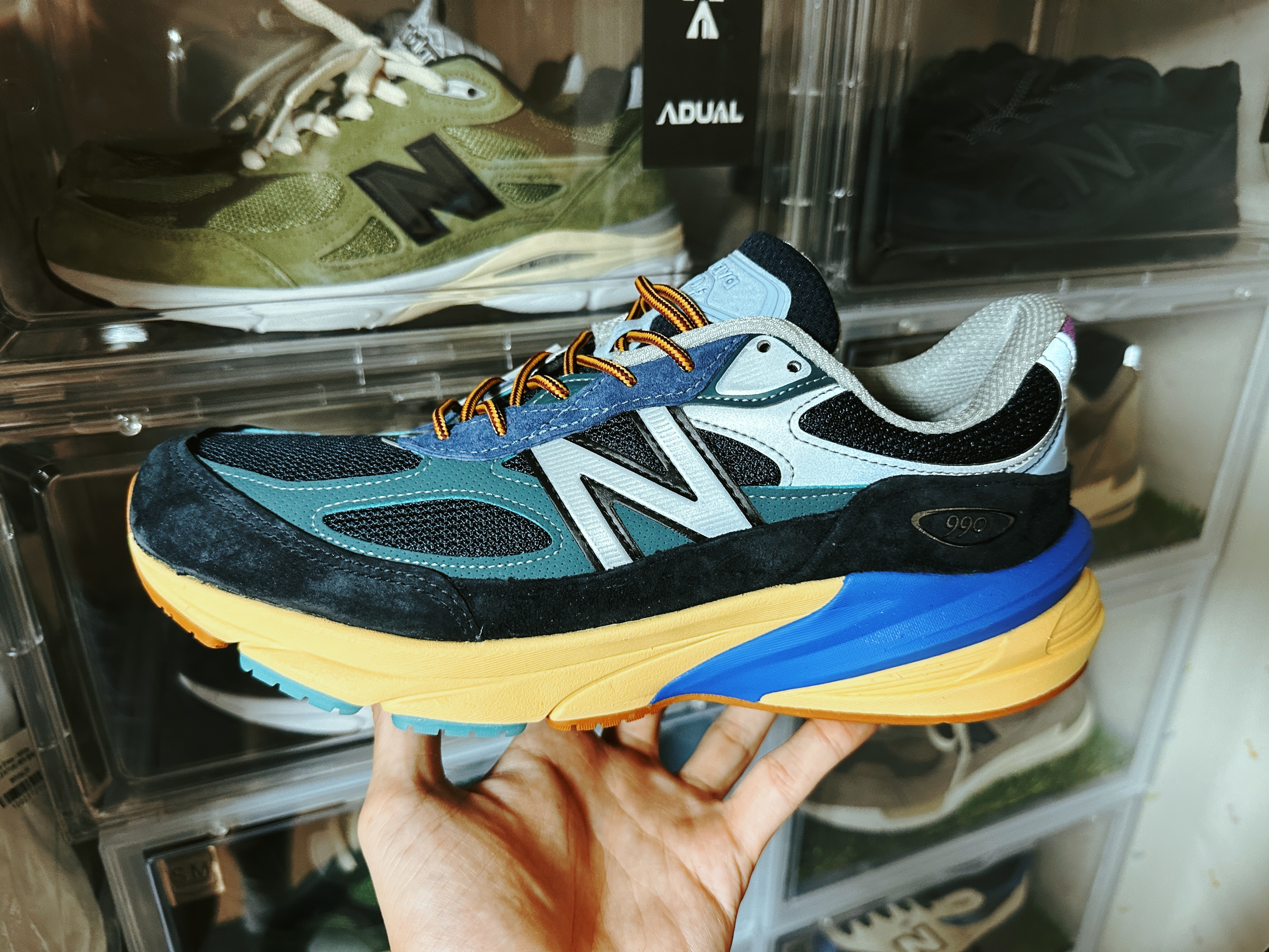New Balance x Action Bronson 990v6 Made in USA Lapis Lazuli 착용 스타일 - 2