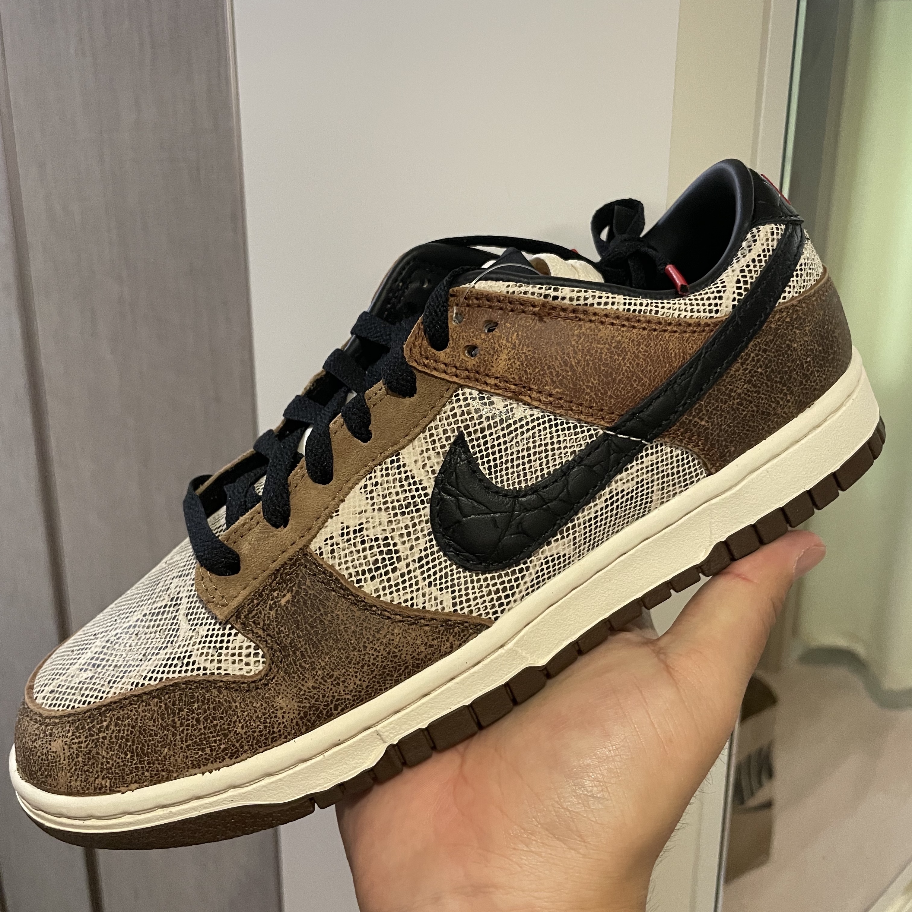 Nike Dunk Low PRM Head to Head 착용 스타일
