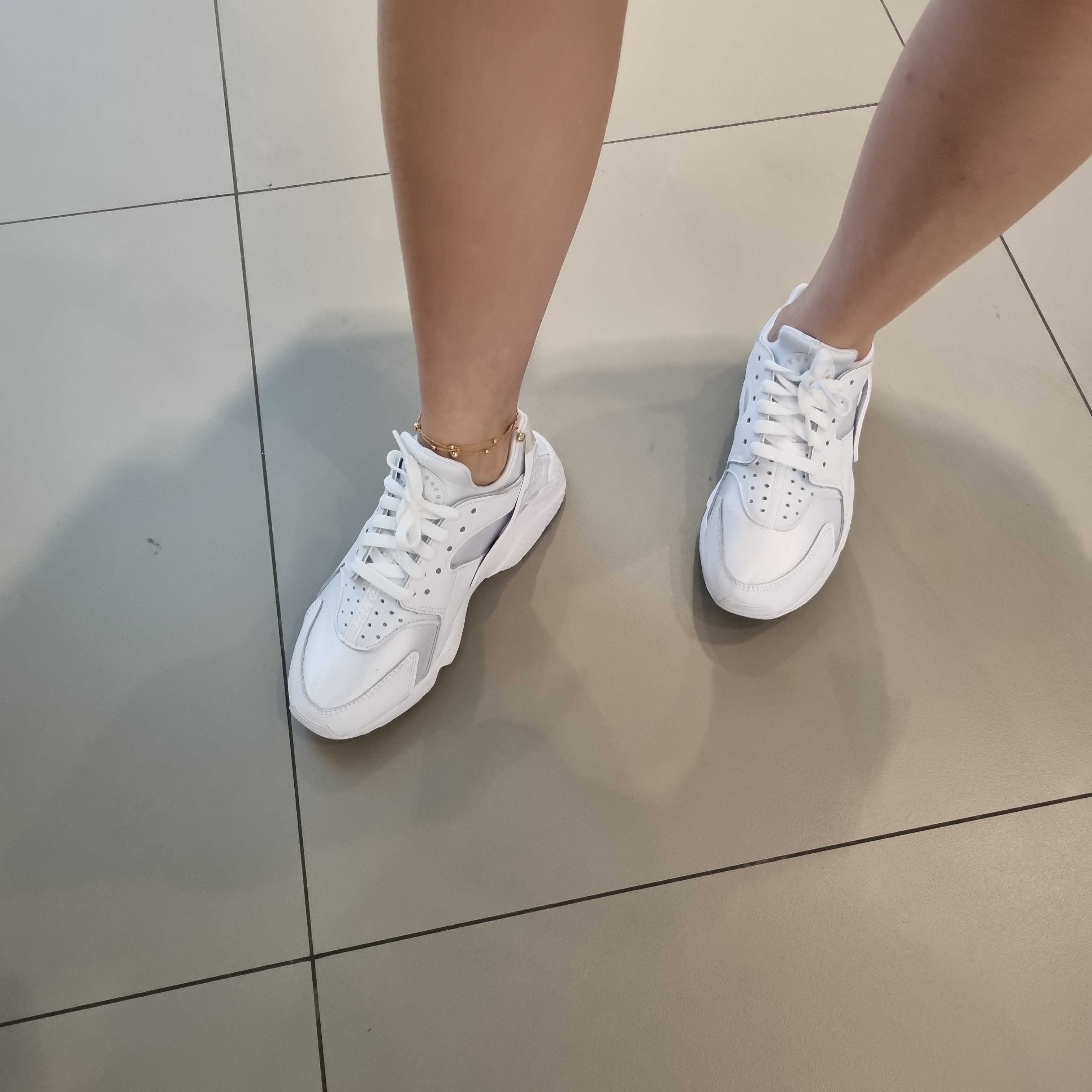 (W) Nike Air Huarache White Pure Platinum 착용 스타일 - 1