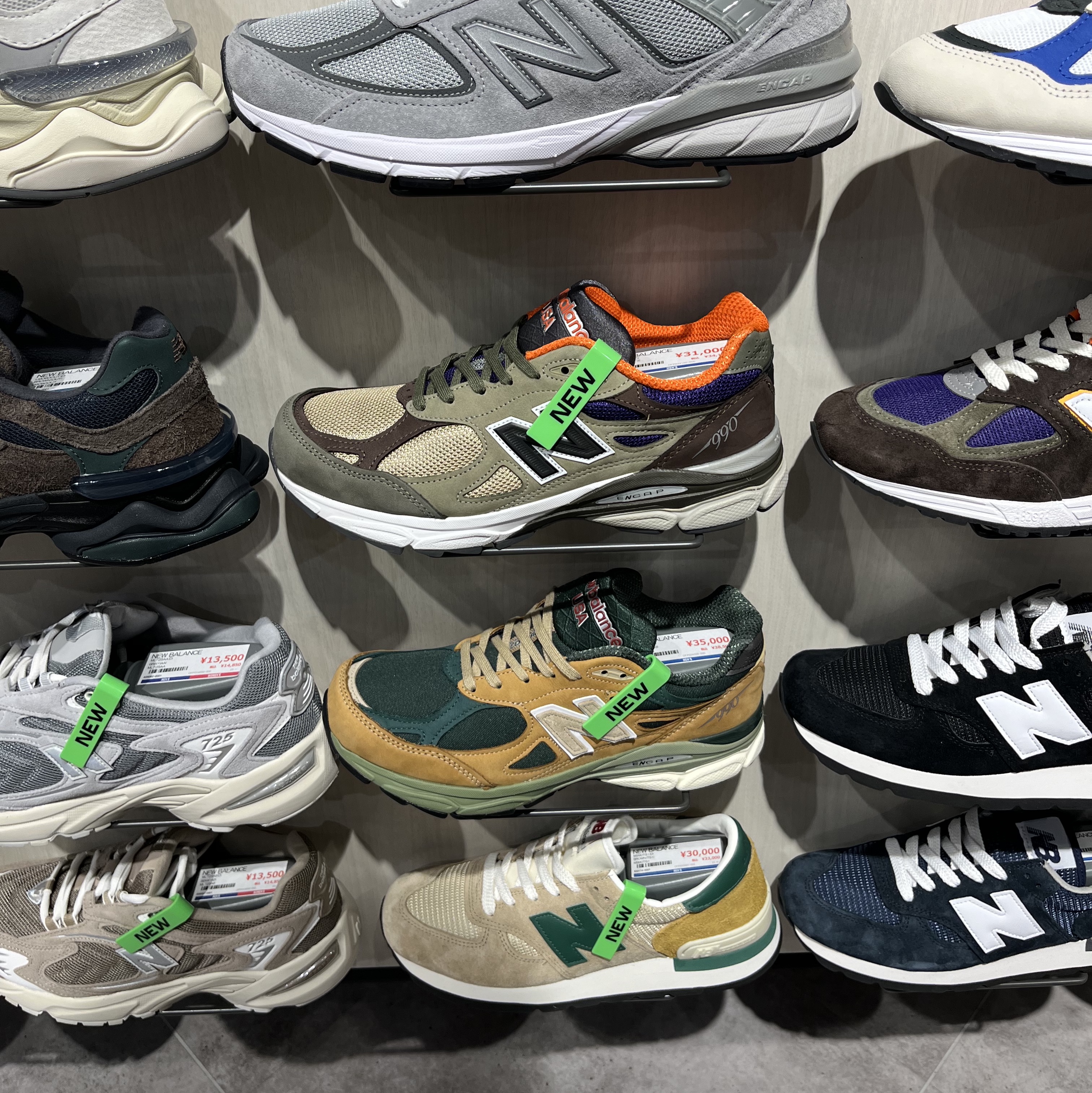New Balance 991 Made in UK Tan Grey 착용 스타일