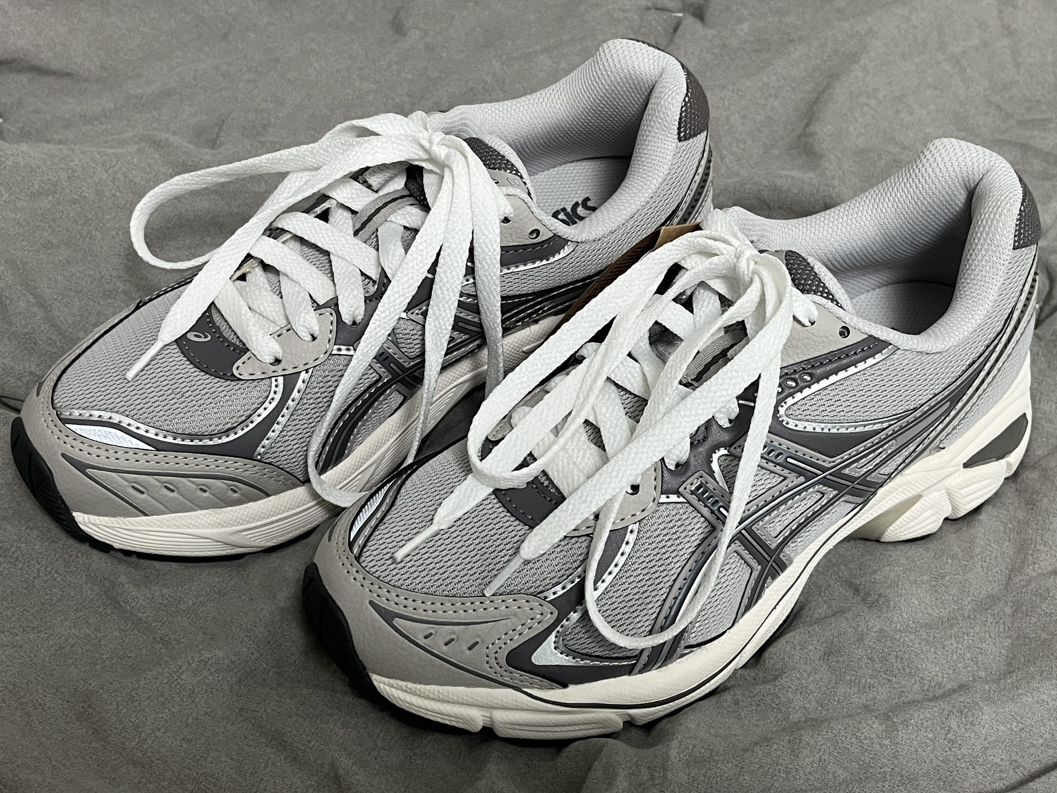 Asics GT-2160 Oyster Grey Carbon 착용 스타일