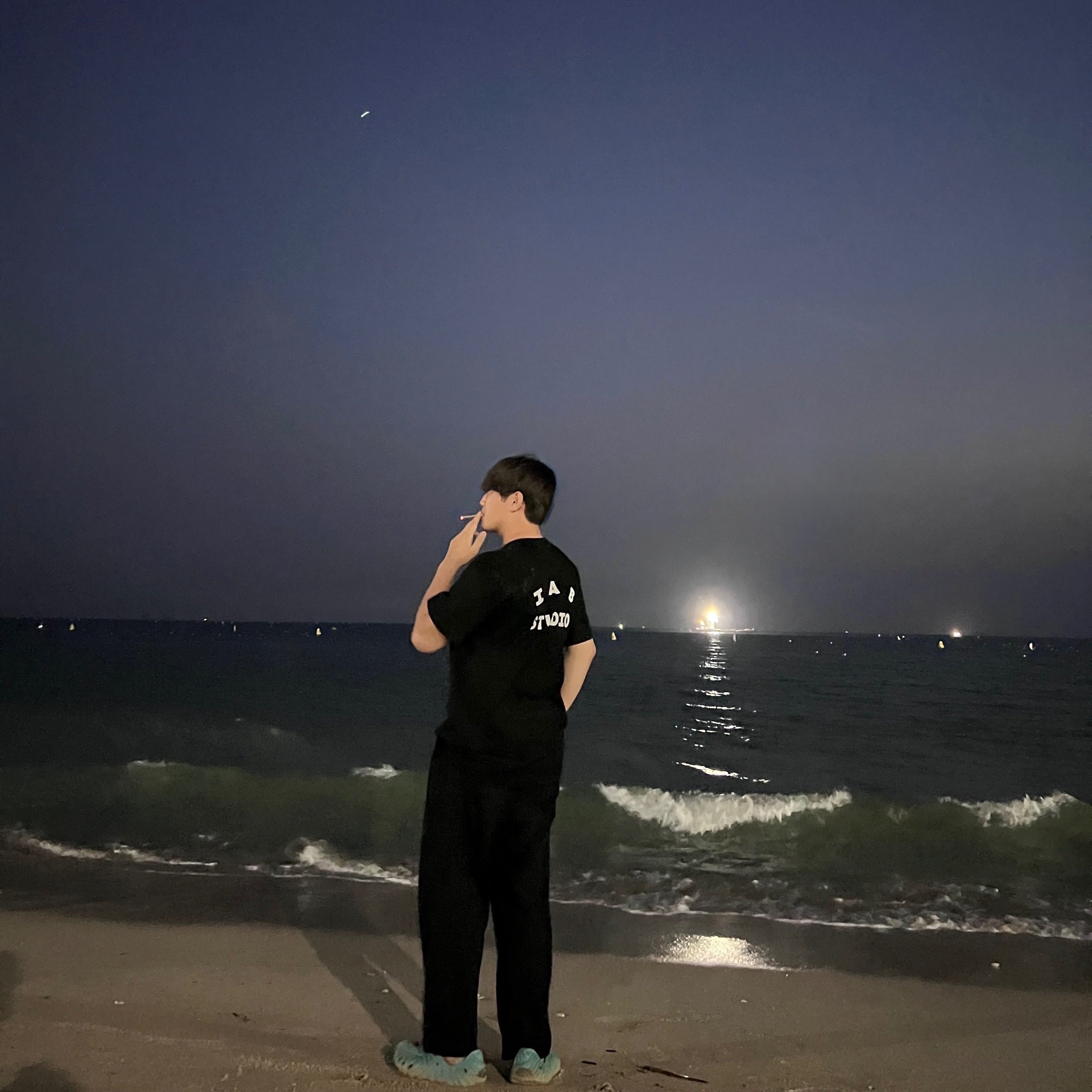 IAB Studio 10th Anniversary T-Shirt Black, Crocs x Salehe Bembury Pollex Clog Tide 착용 스타일