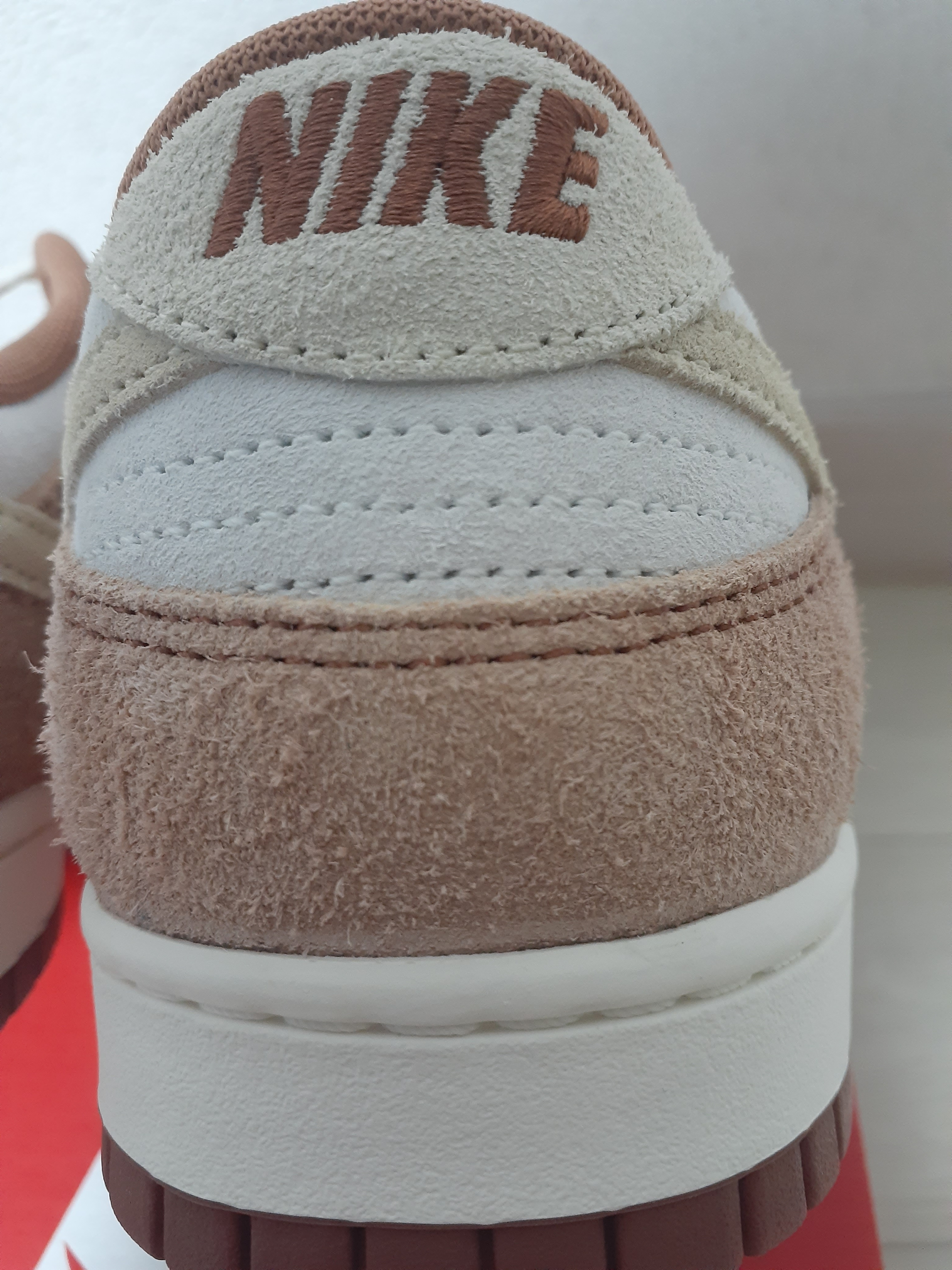 Nike Dunk Low Pro Premium Medium Curry 착용 스타일 - 2