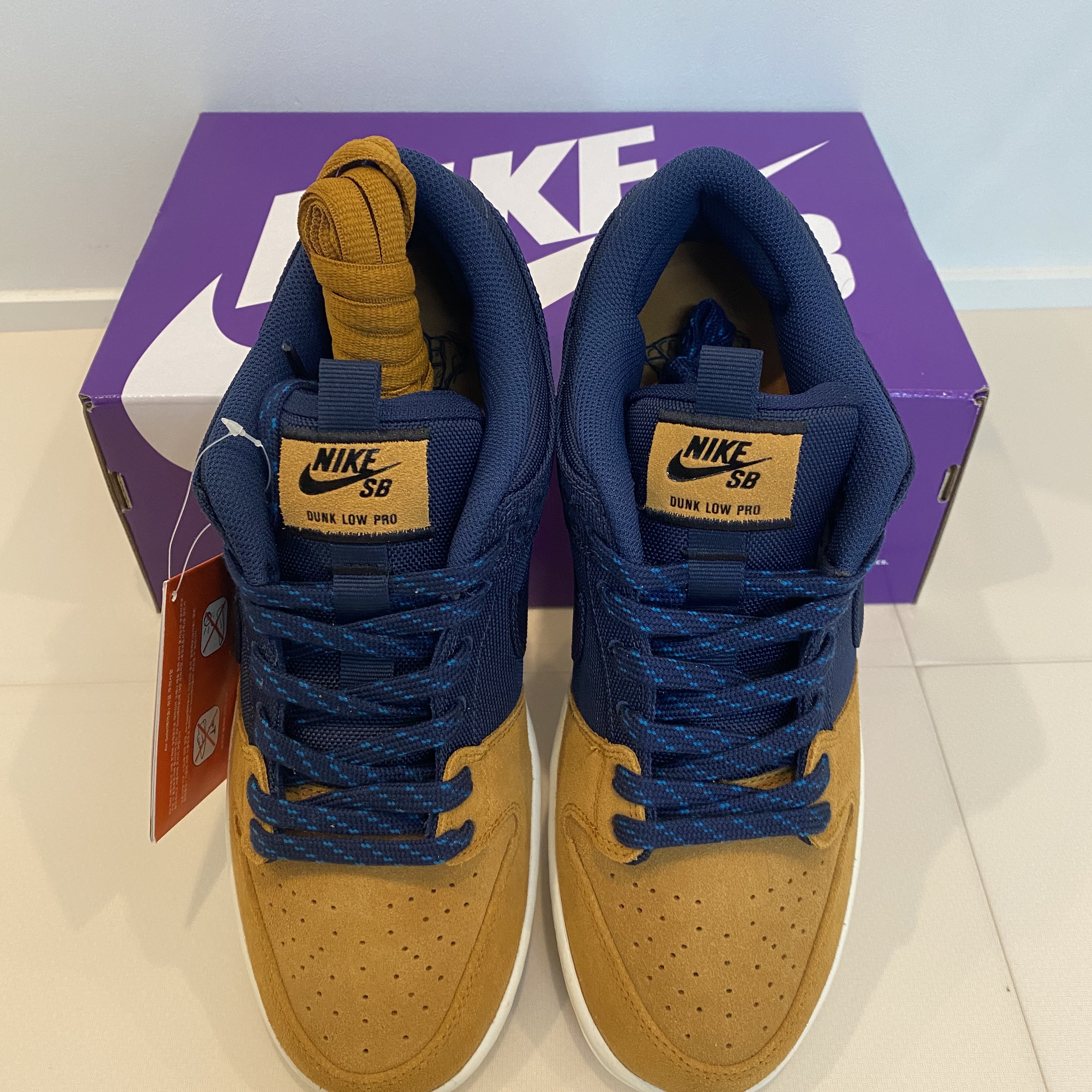 Nike SB Dunk Low Pro Premium Desert Ochre and Midnight Navy 착용 스타일 - 4