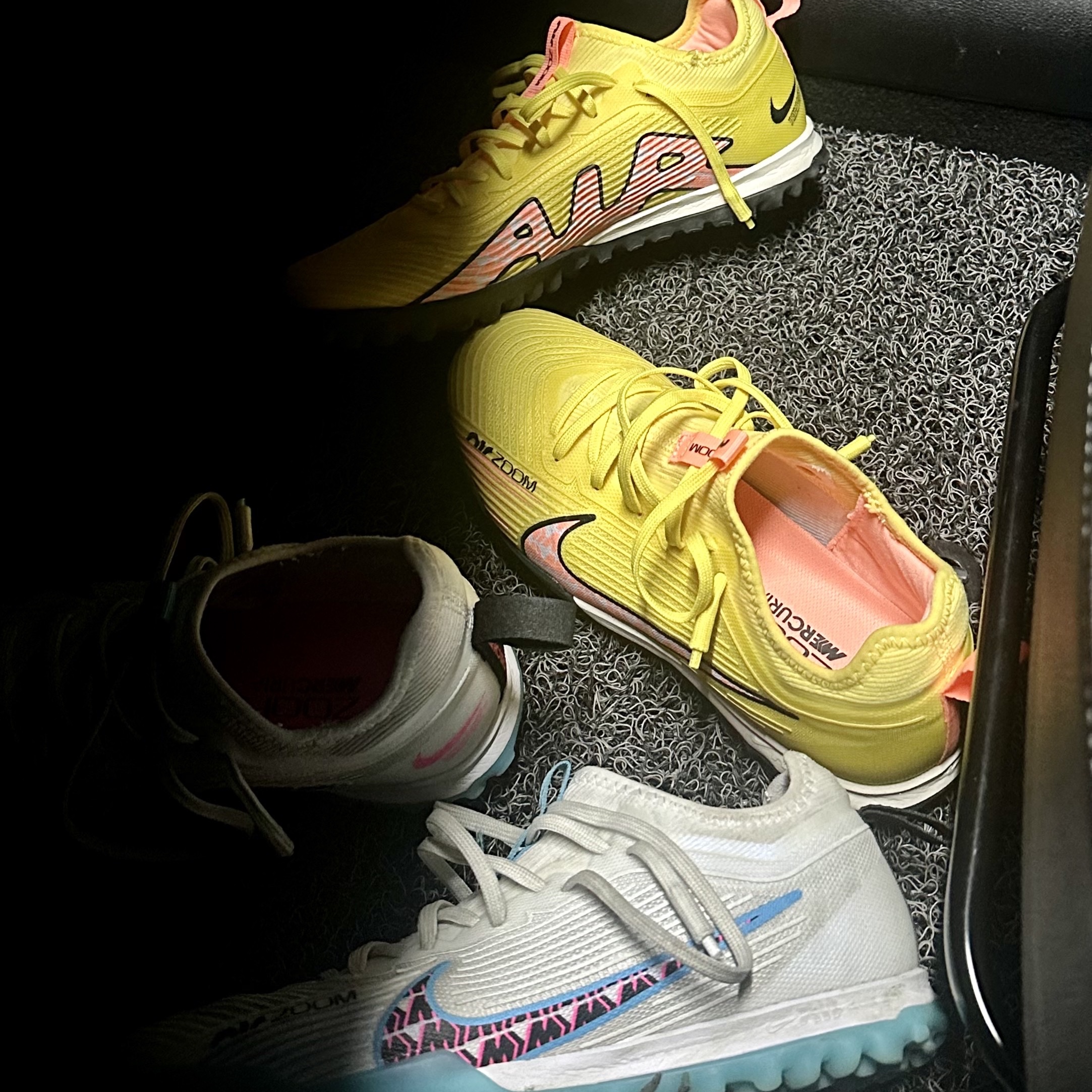 Nike Zoom Mercurial Vapor 15 Pro TF Yellow Strike 착용 스타일