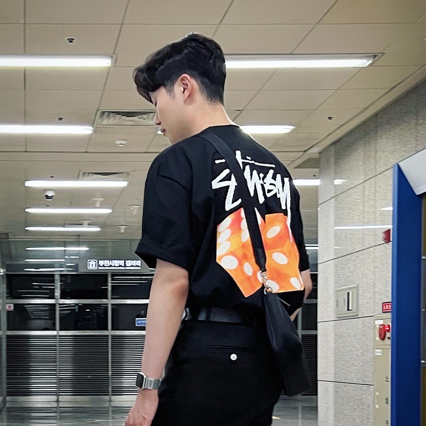 (W) Nike P-6000 Metallic Silver Red, Stussy Diced Out T-Shirt Black 착용 스타일 - 2