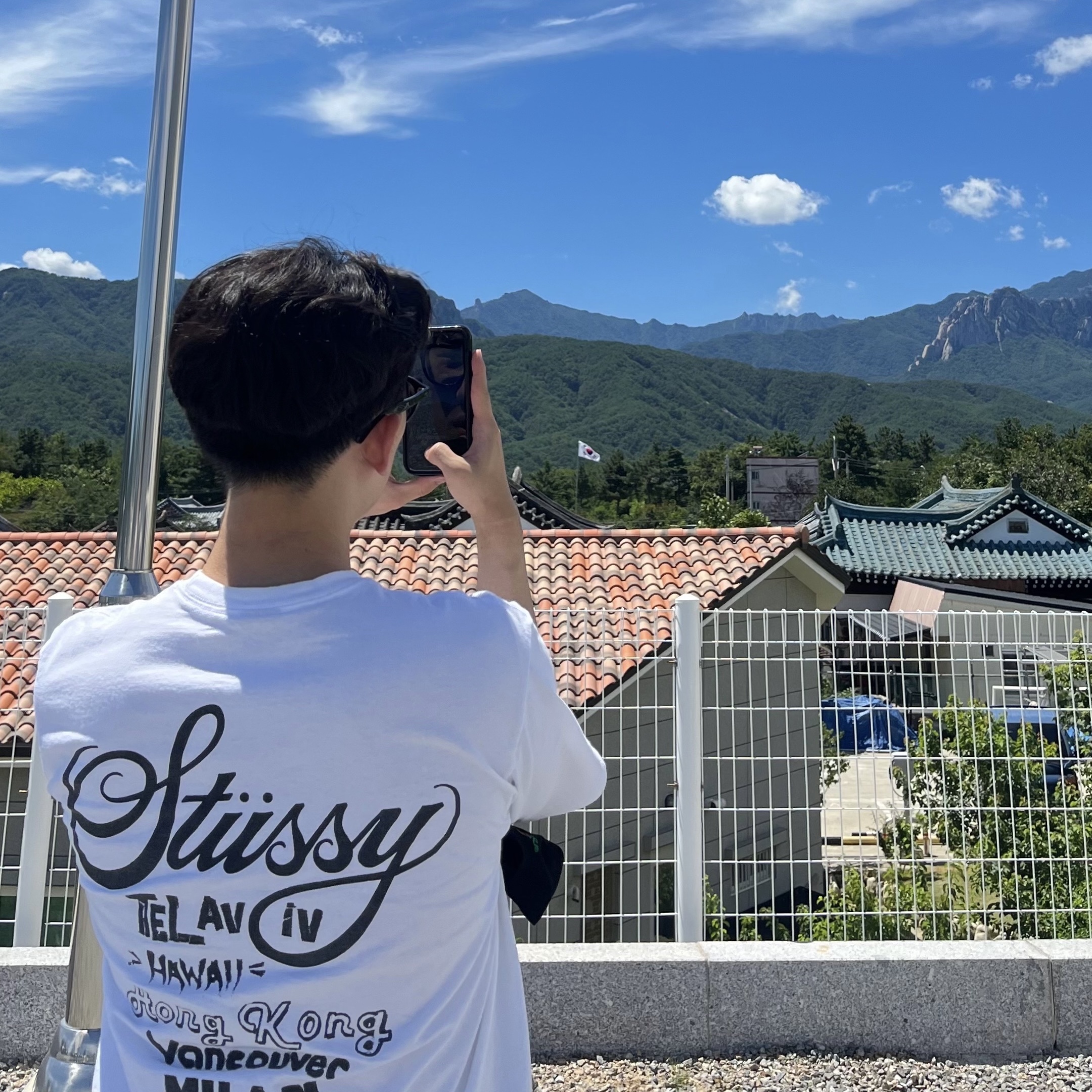 Stussy Tour T-Shirt White 착용 스타일 - 2