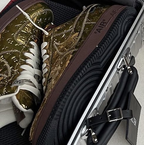 Louis Vuitton x Nike Air Force 1 Low by Virgil Abloh Met Gold 착용 스타일