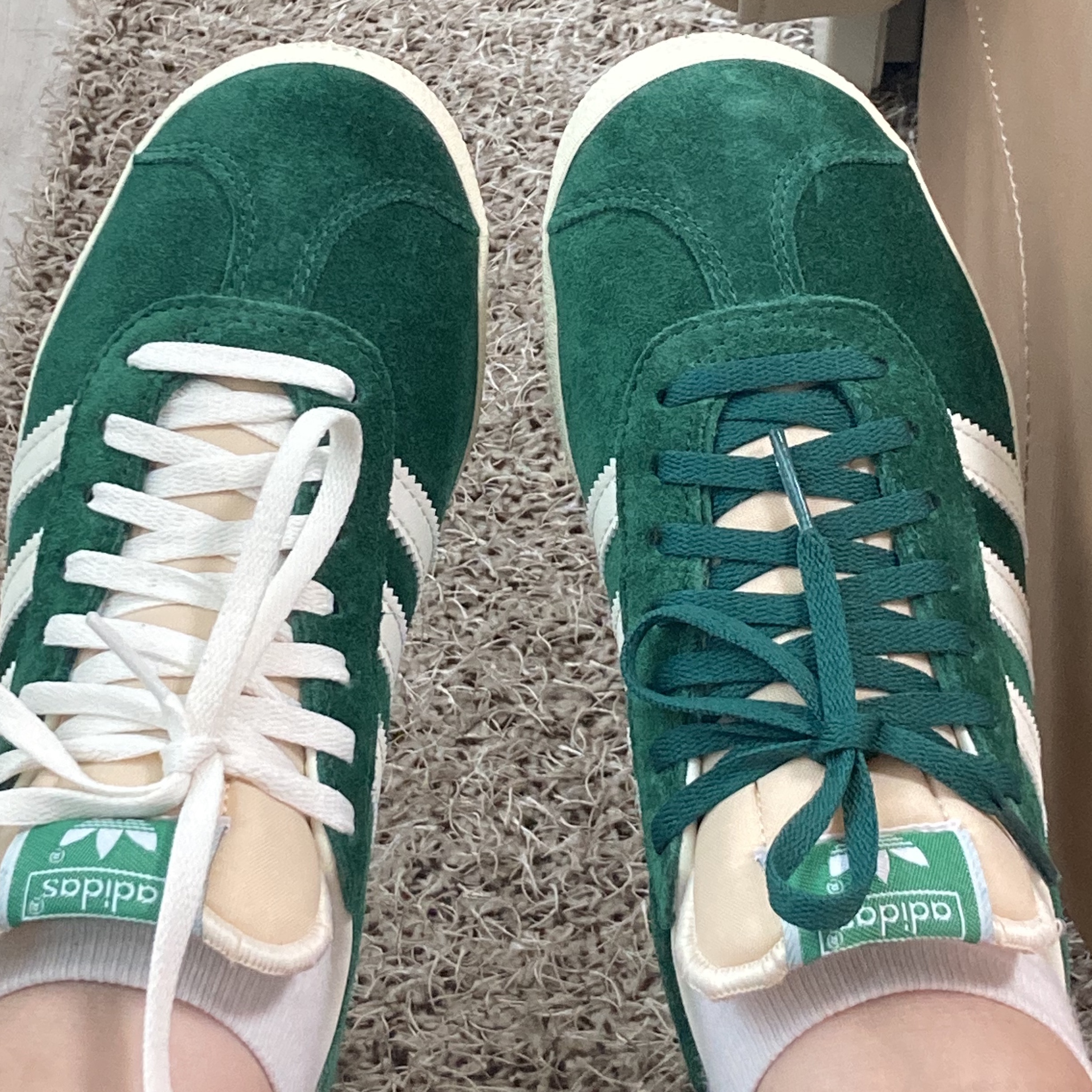 Adidas Gazelle Dark Green Cream White 착용 스타일 - 3