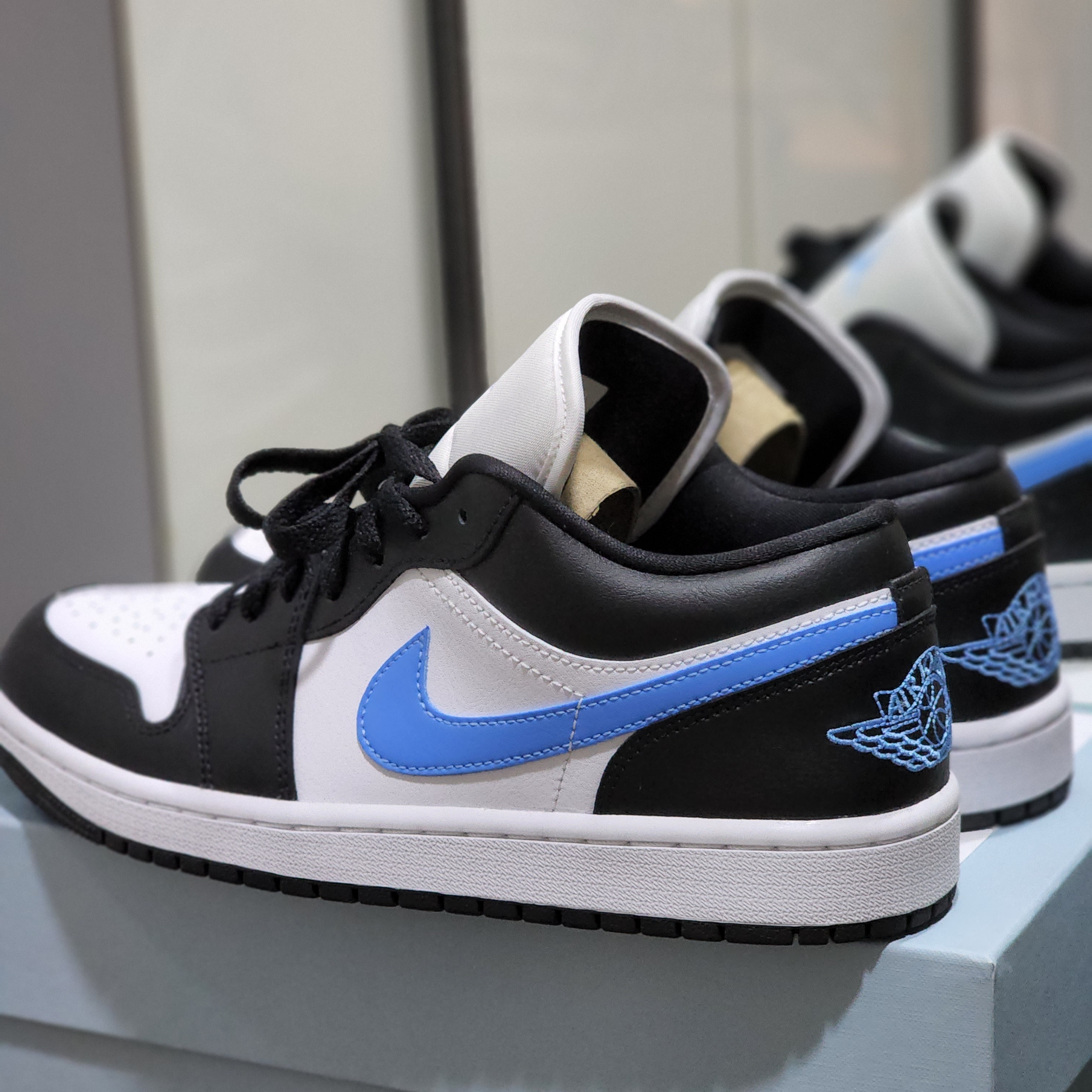 (W) Jordan 1 Low Black University Blue 착용 스타일