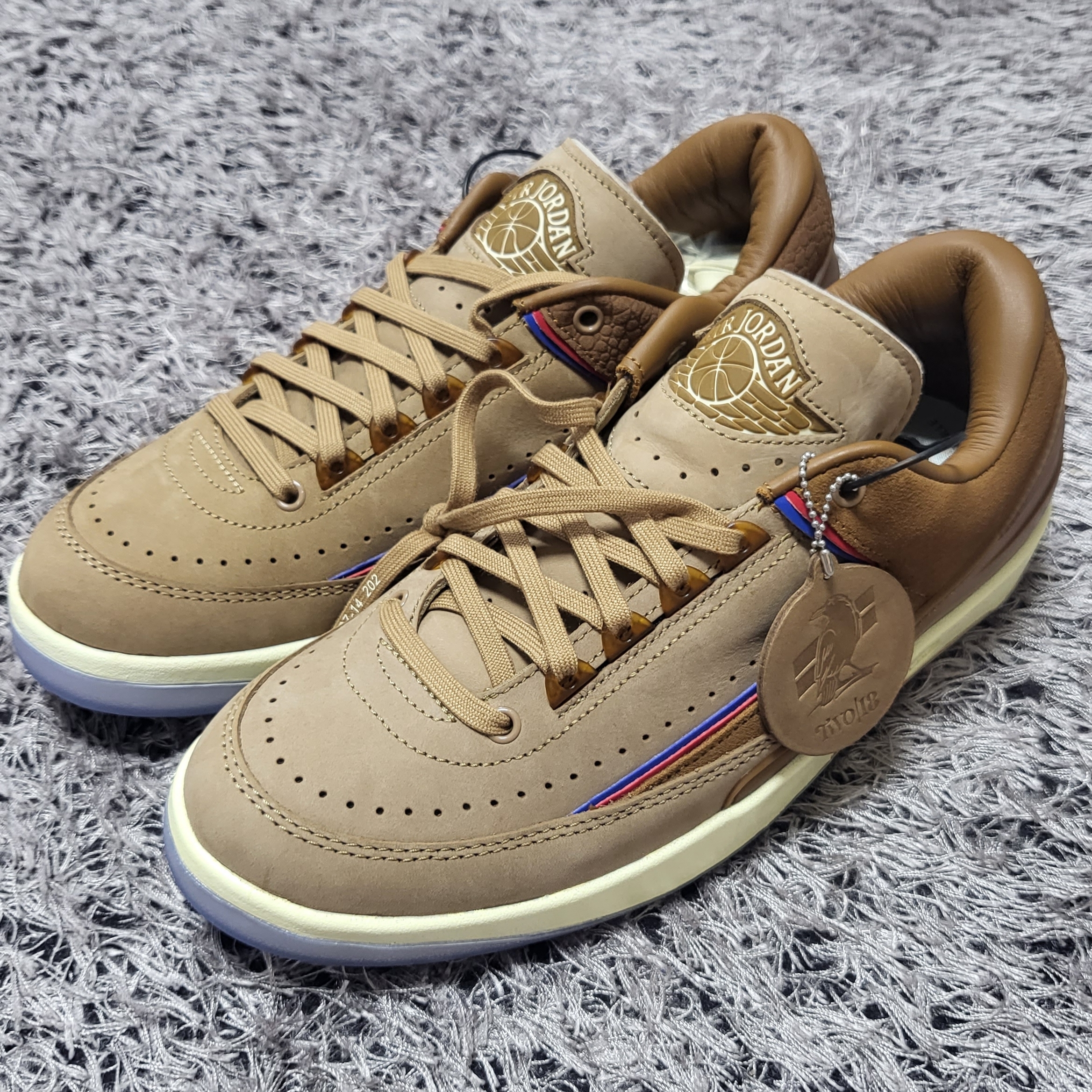 Jordan 2 x Two 18 Retro Low Rocky Tan 착용 스타일