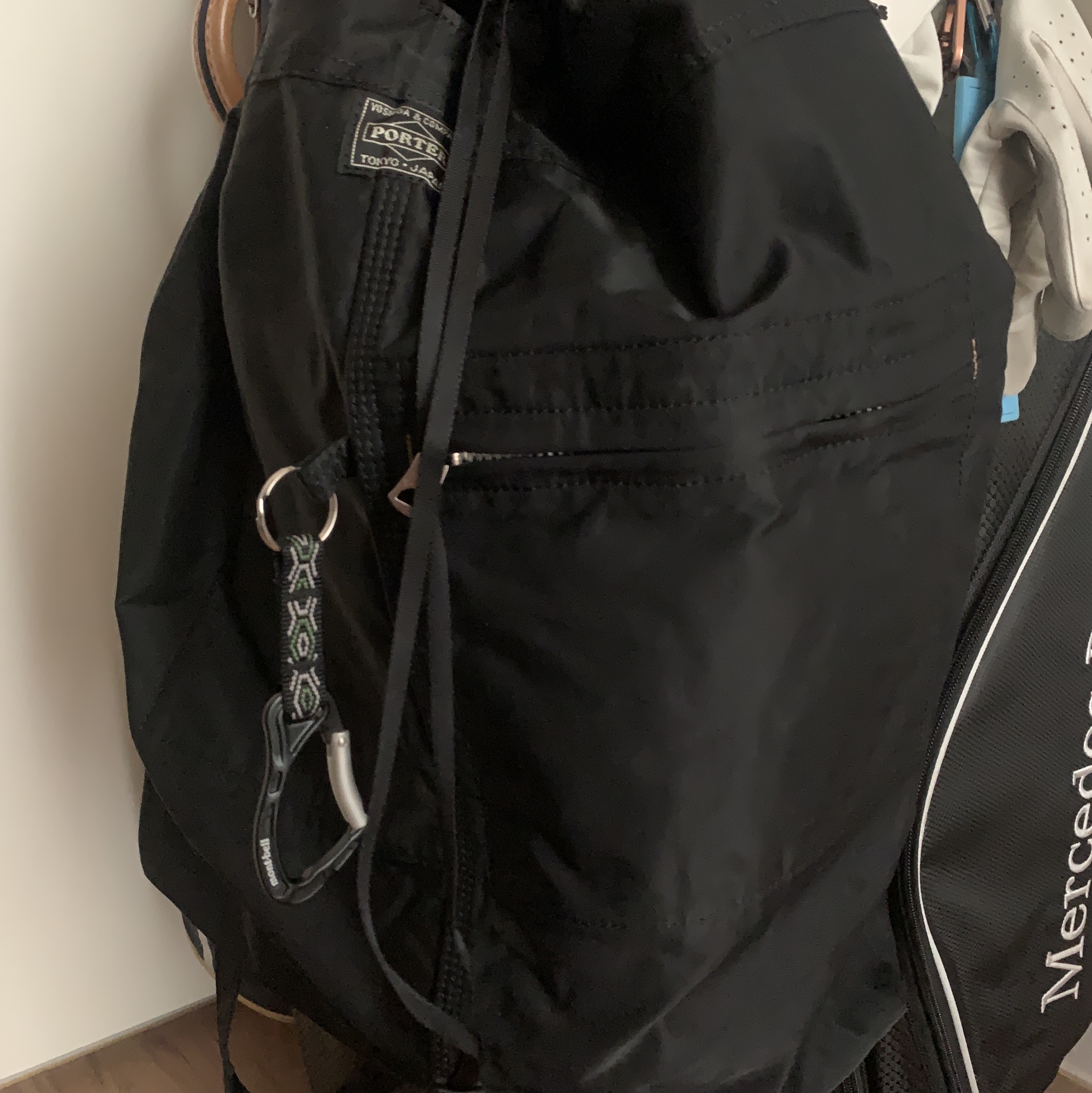 Porter Mile Knapsack Black 착용 스타일