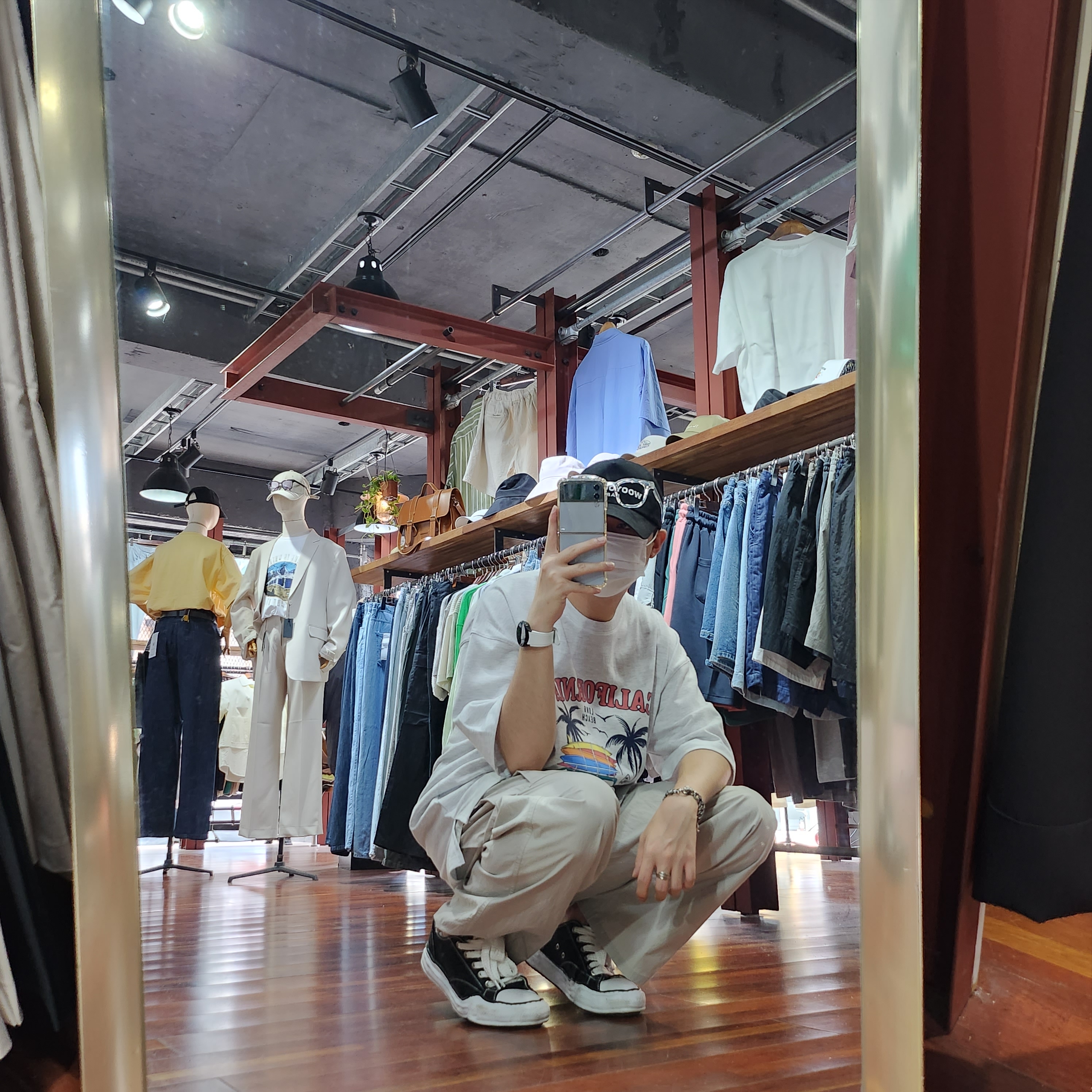 Wooyoungmi Embroidered Ball Cap Black - 23SS, Maison Mihara Yasuhiro Peterson OG Sole Canvas Low Sneakers Black 착용 스타일 - 1