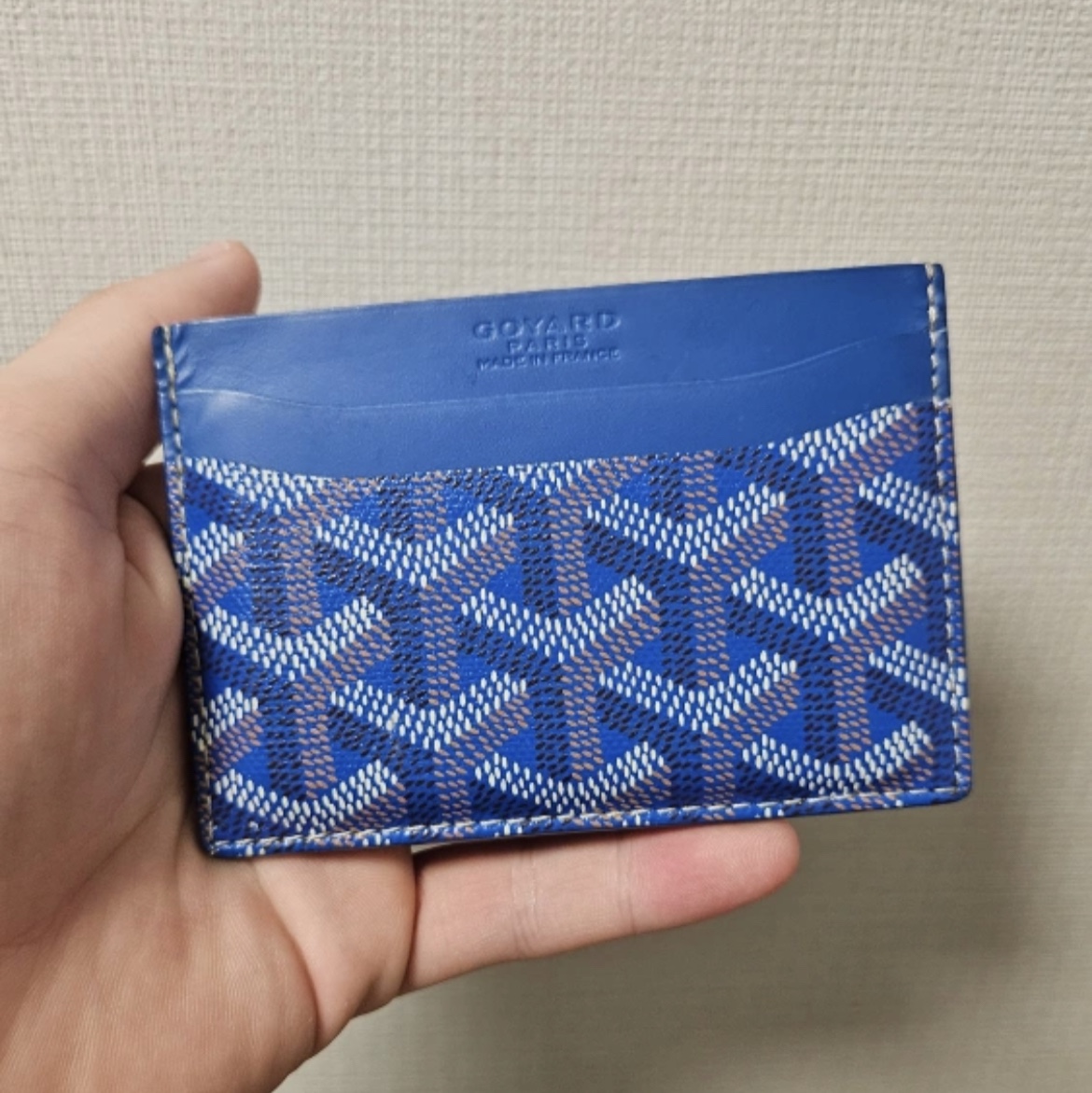 Goyard Saint Sulpice Card Holder Sky Blue 착용 스타일