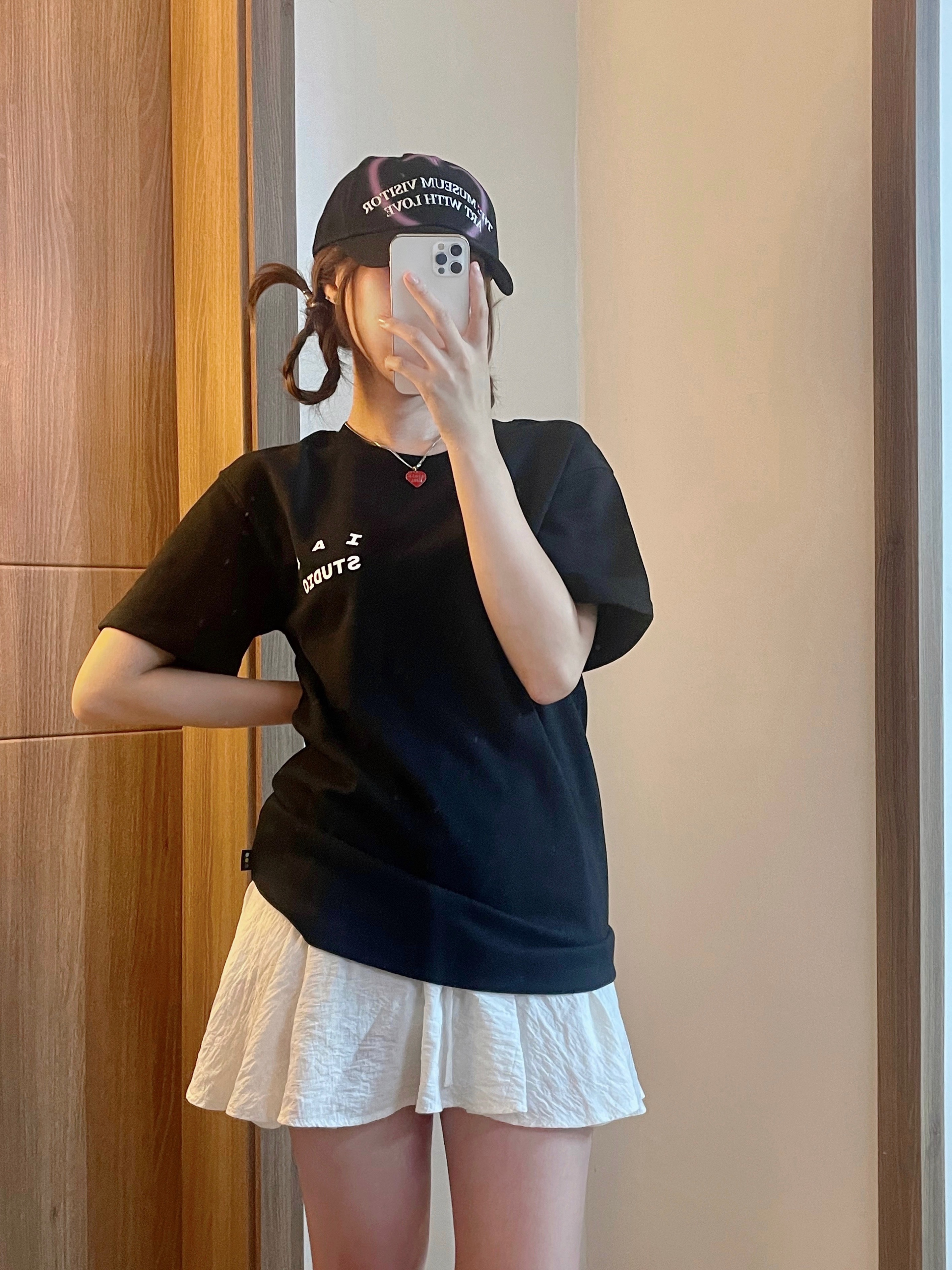 IAB Studio 10th Anniversary T-Shirt Black, The Museum Visitor x Fila Ball Cap Black 착용 스타일