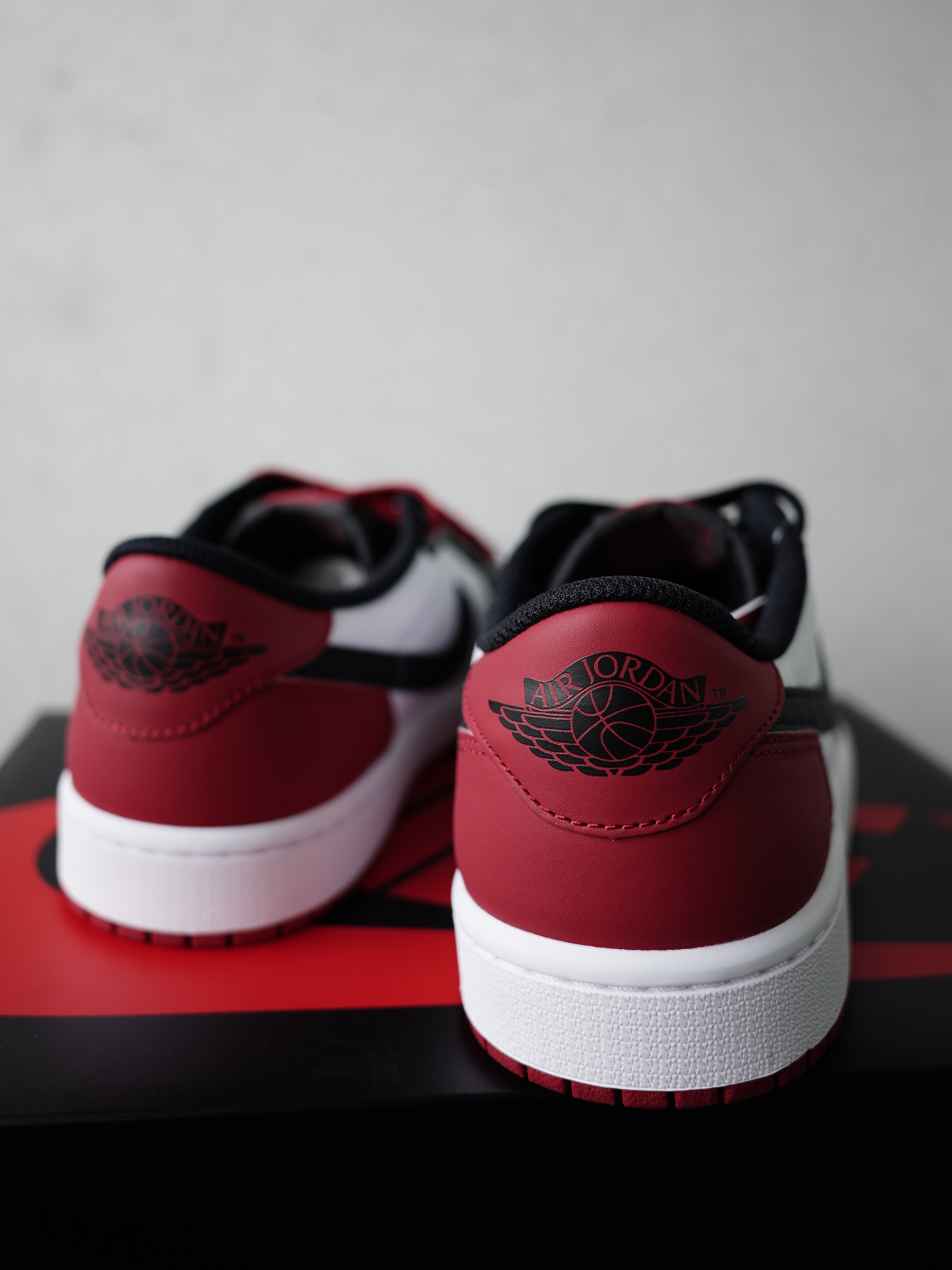 Jordan 1 Retro Low OG Black Toe 착용 스타일 - 2