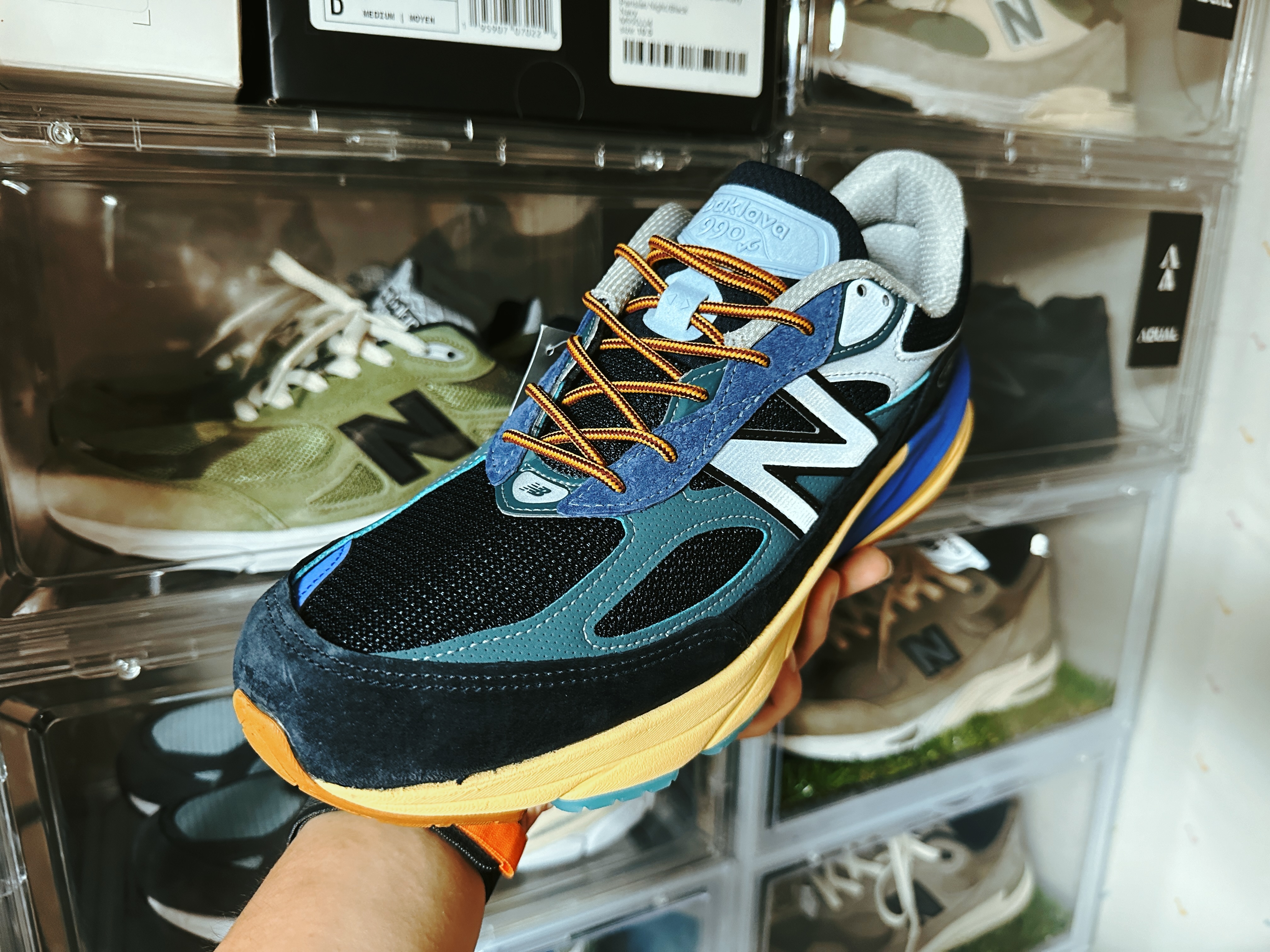 New Balance x Action Bronson 990v6 Made in USA Lapis Lazuli 착용 스타일 - 1