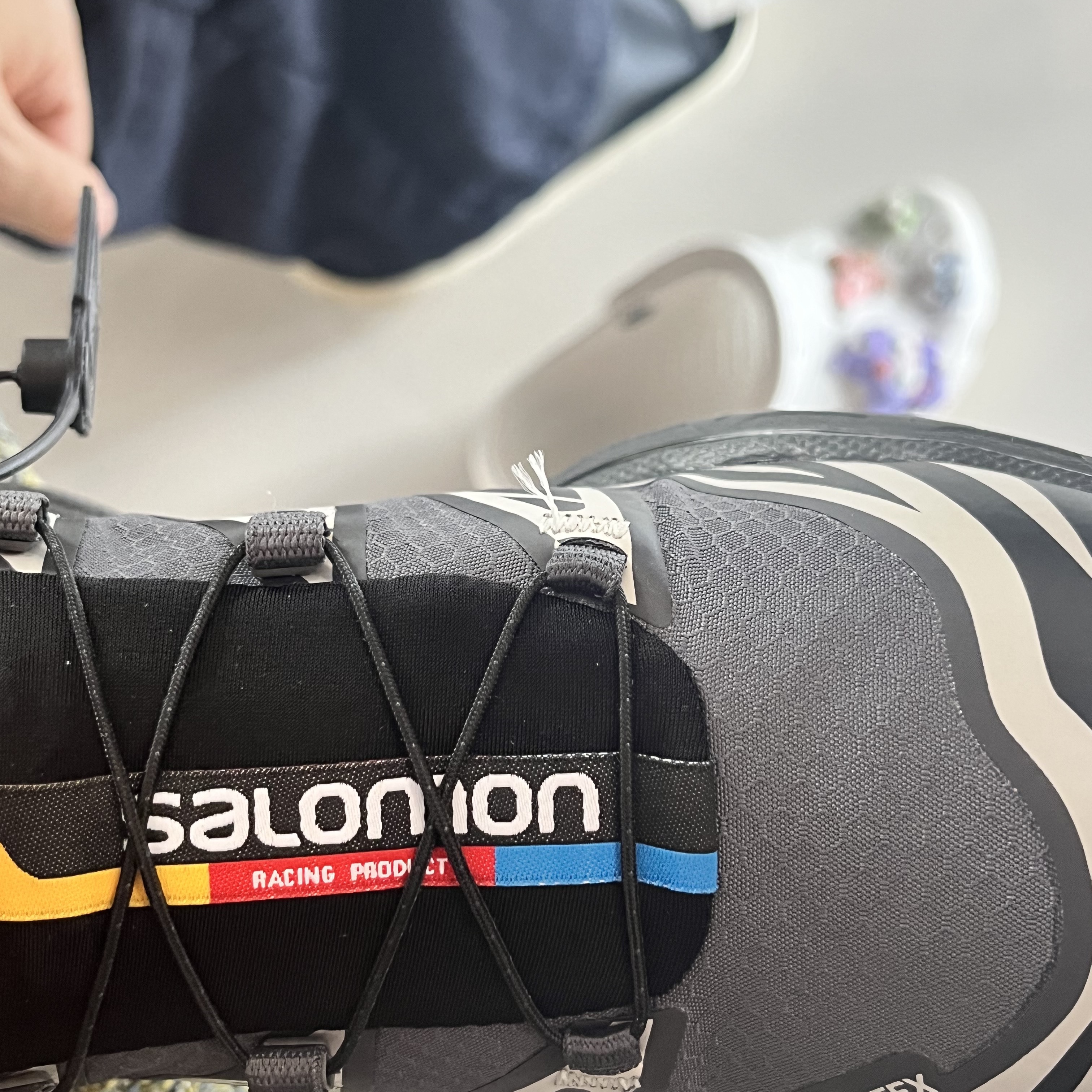 Salomon XT-6 Gore-Tex Black Ebony 착용 스타일