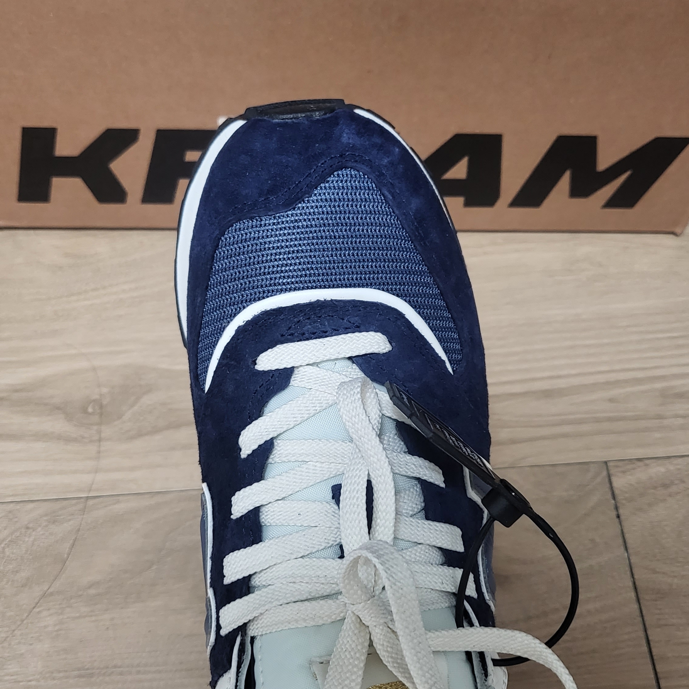 New Balance 574 Legacy Navy 착용 스타일